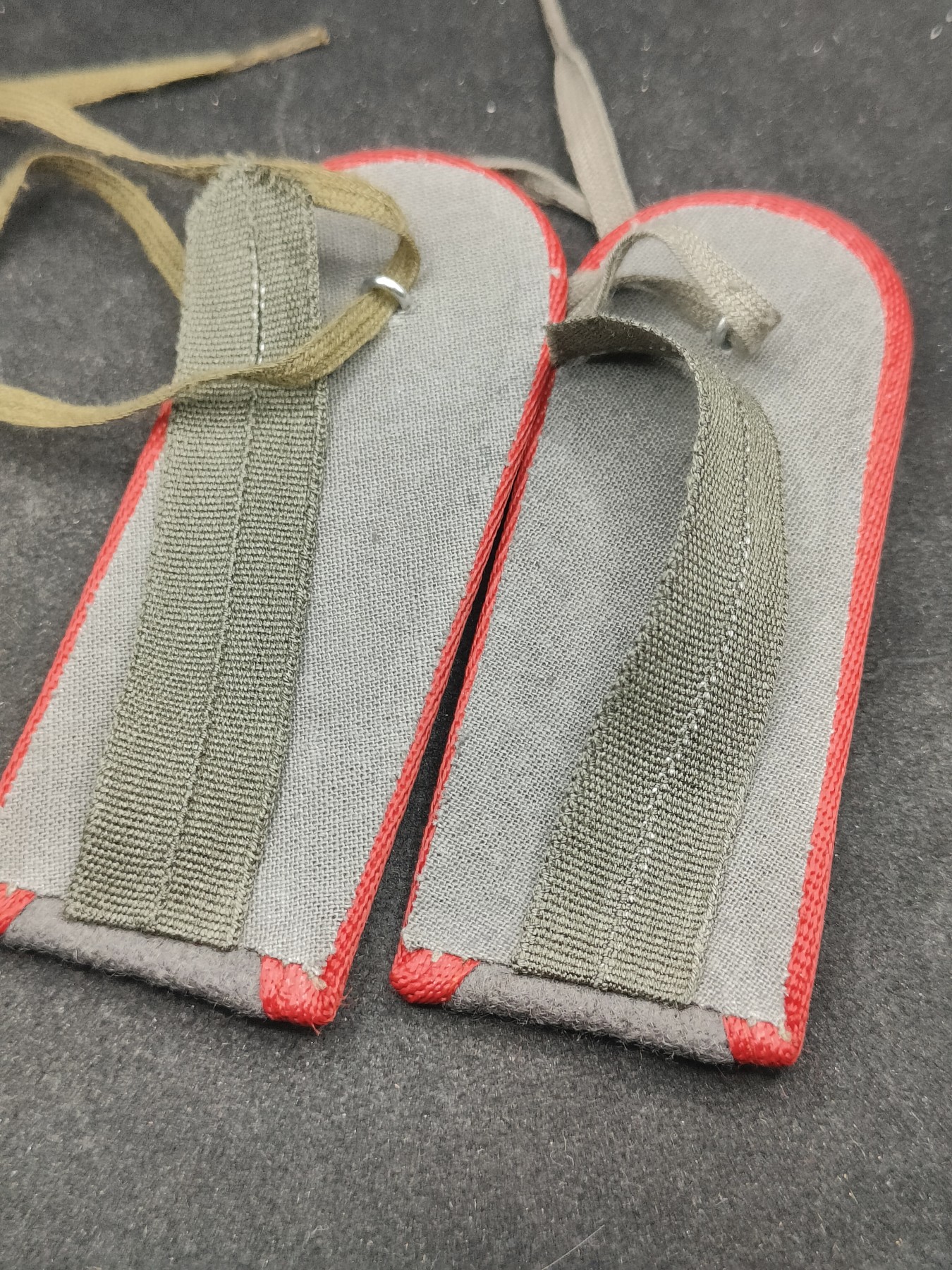 全场0元起拍 第137期 咸鱼国勋章拍卖专场 3月10日（周日）下午6：00开始 东德士兵肩章一对