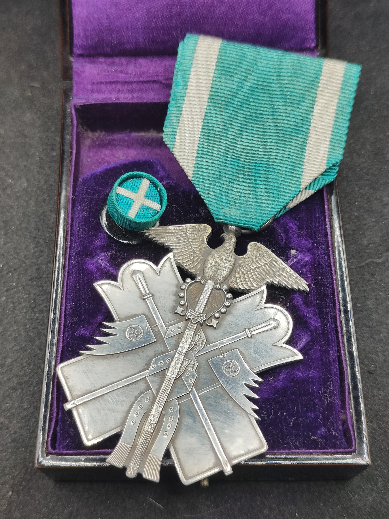 全场0元起拍 第137期 咸鱼国勋章拍卖专场 3月10日（周日）下午6：00开始 日本七级金鸱章银制带盒略