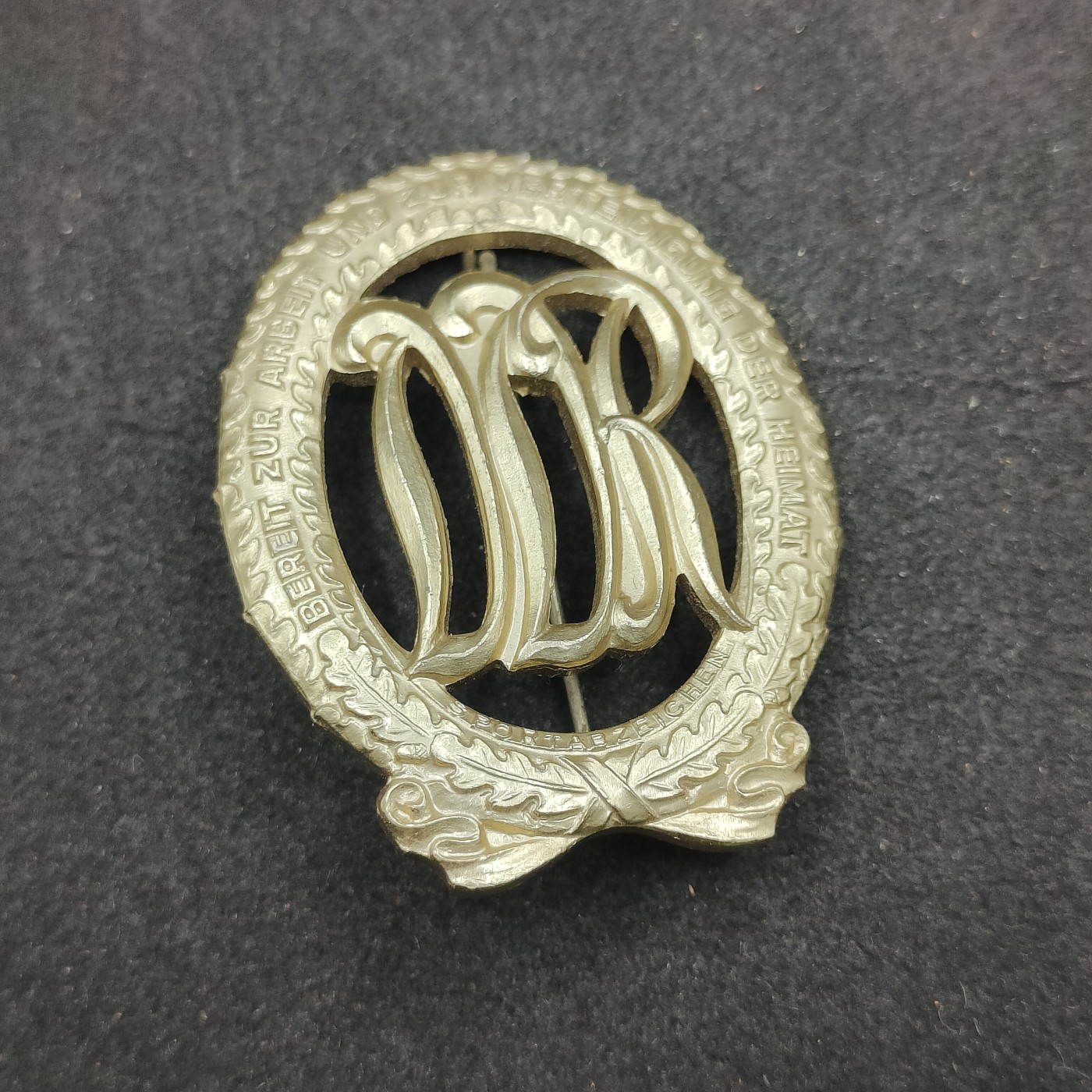 全场0元起拍 第137期 咸鱼国勋章拍卖专场 3月10日（周日）下午6：00开始 东德体能章 金级