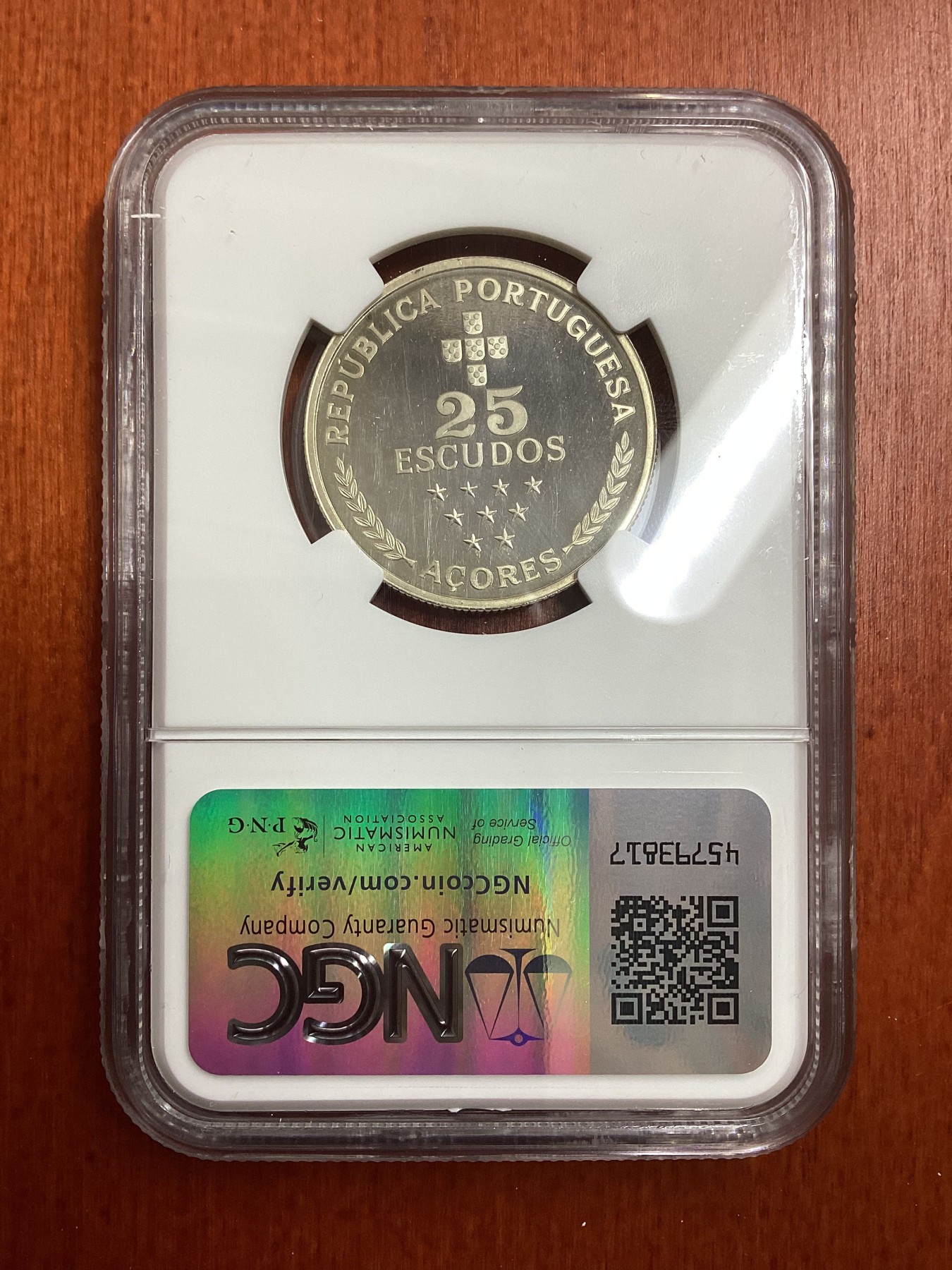 长老汇龙年精选第二场 1980 葡属亚述尔25埃斯库多斯精制银币，NGC PF68UC，三枚冠军分之一，发行量12000枚