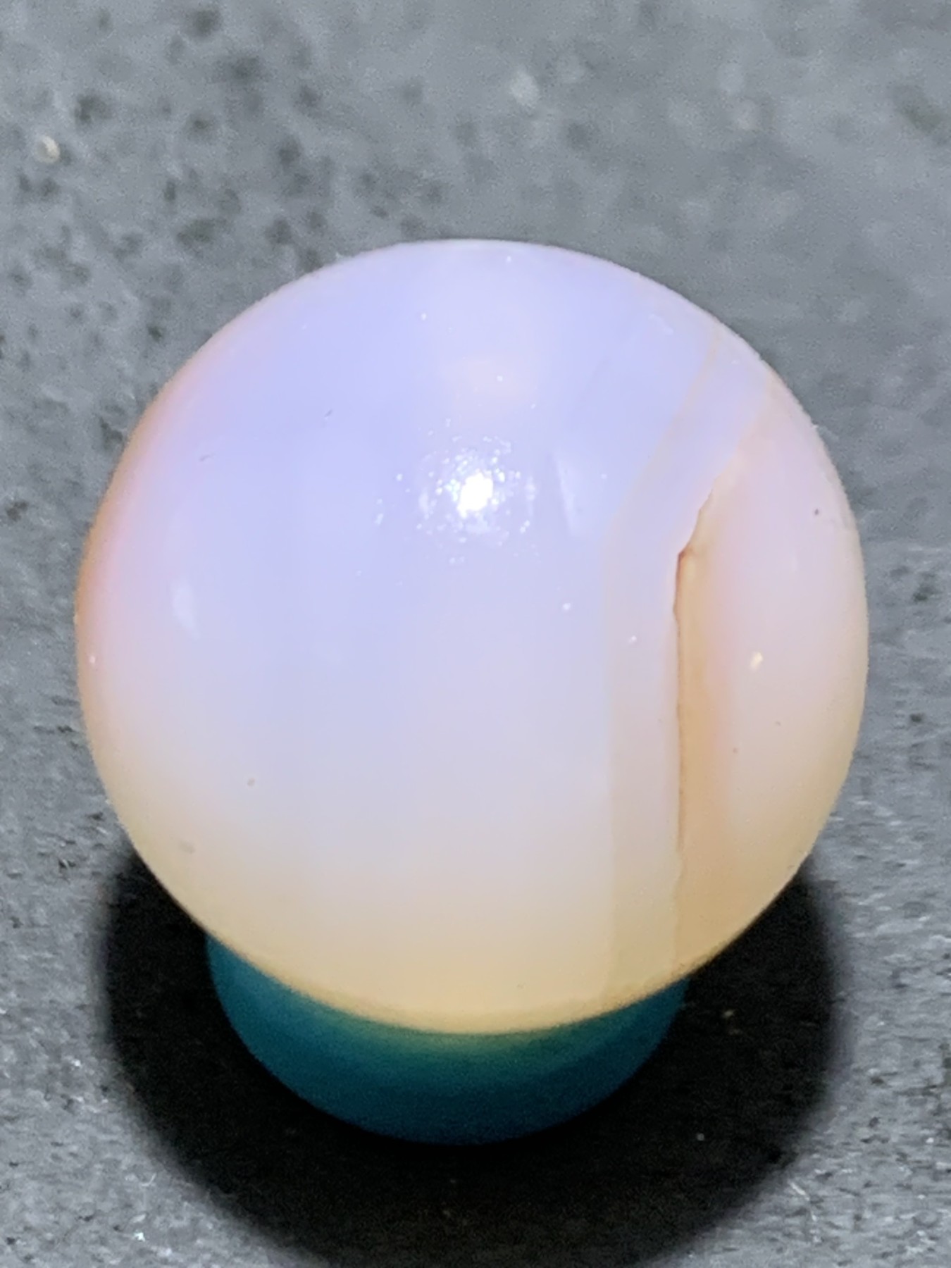 精美高玉化亚光冰粉海洋玉髓手工俏色巧雕玉兔（兔飞猛进）随形圆珠一个！