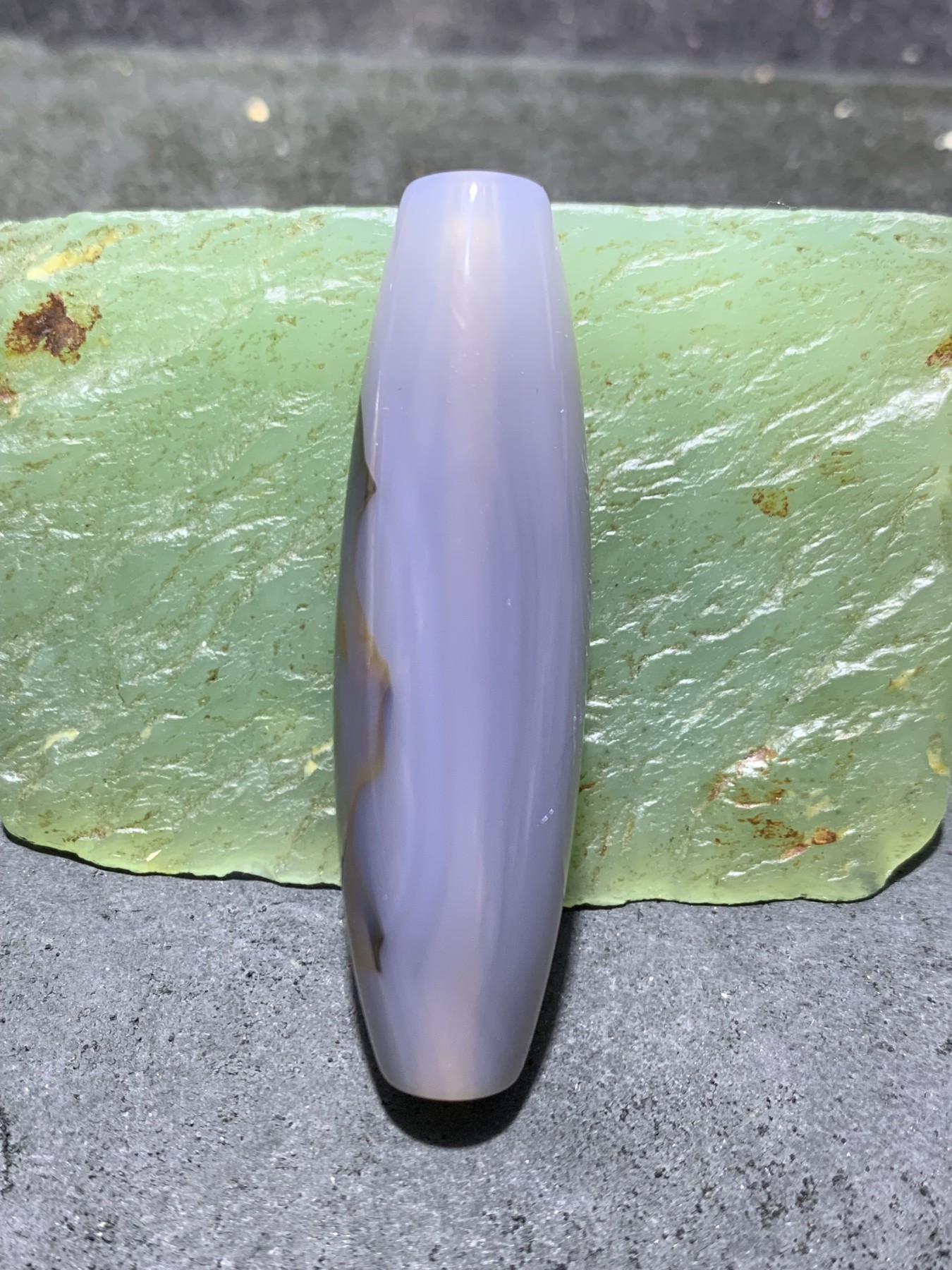 精美高玉化巴西玛瑙随形桶珠一个