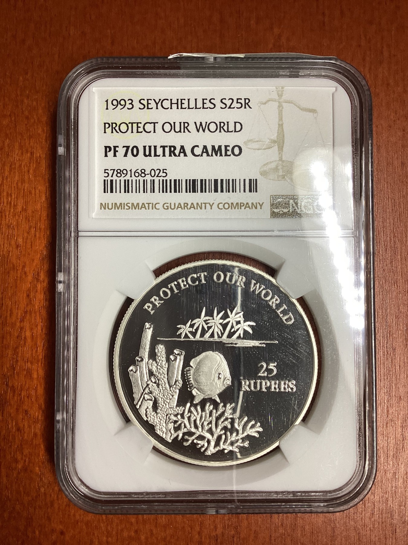 长老汇龙年精选第二场 1993 塞舌尔保护我们的世界25卢比精制银币，NGC PF70UC，唯一冠军分