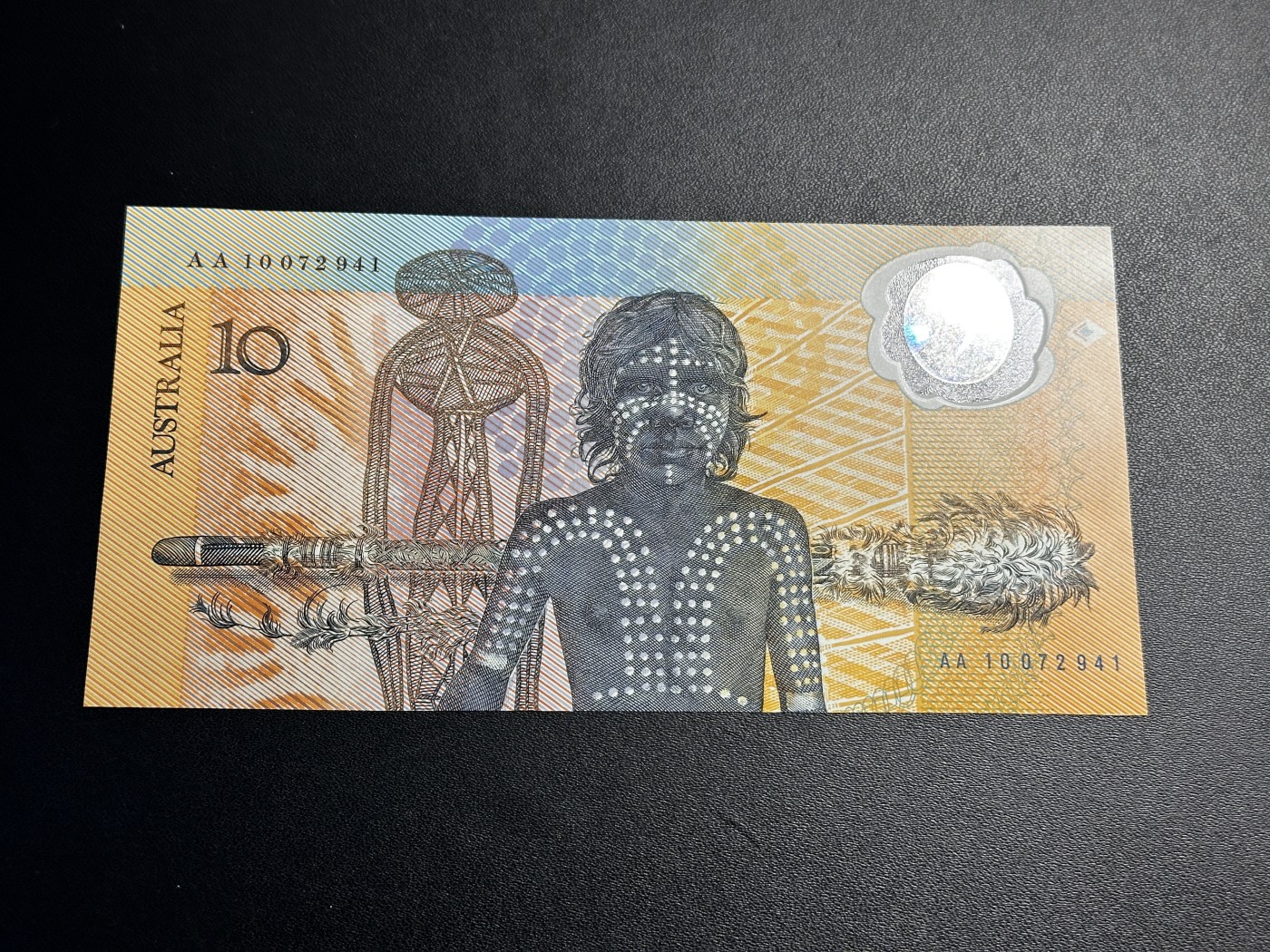 《外钞收藏家》第三百四十六期 1988年澳大利亚10元 AA冠 全新UNC