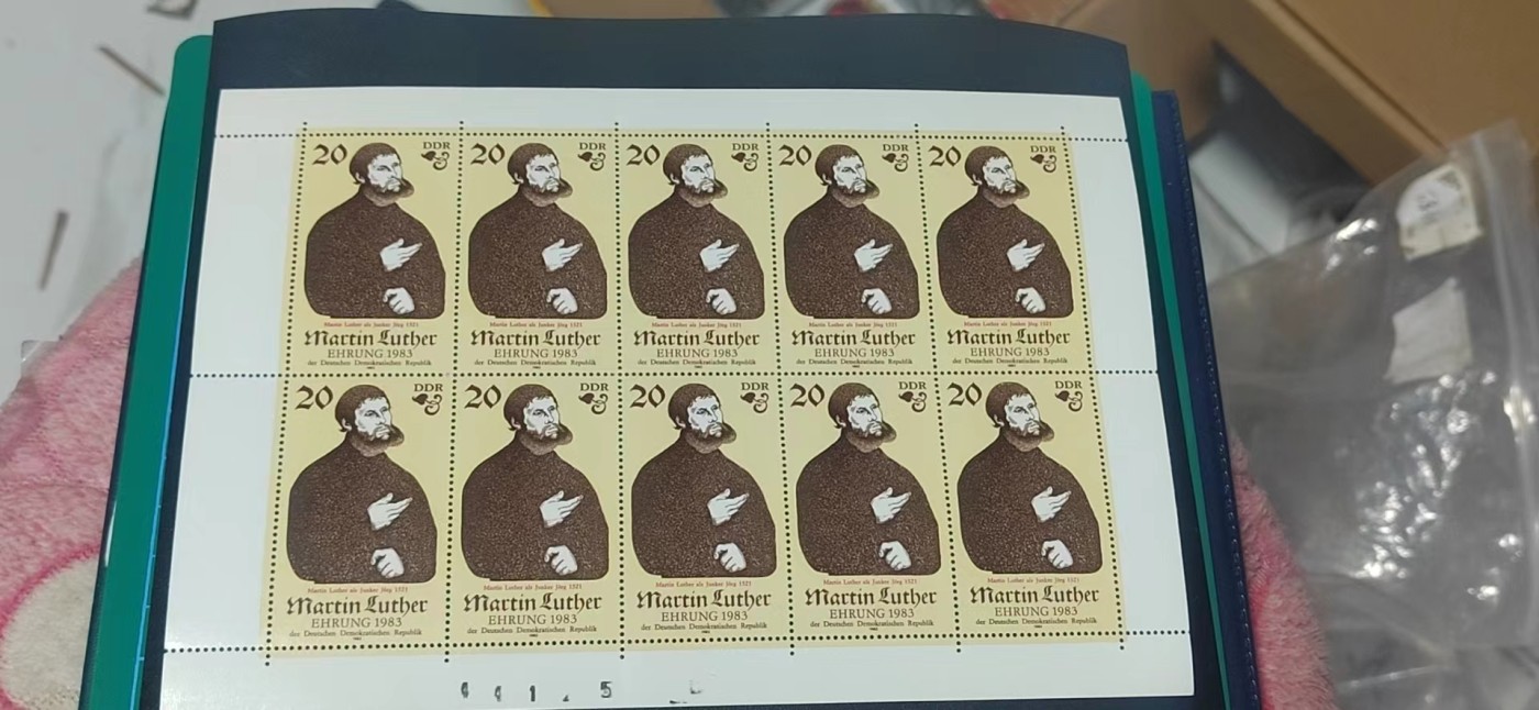 德国邮票，全场小版票  、小全张 德国邮票小版票一张，1982年发行，马丁.路德诞生500周年小版票，尺寸不小，品相如图