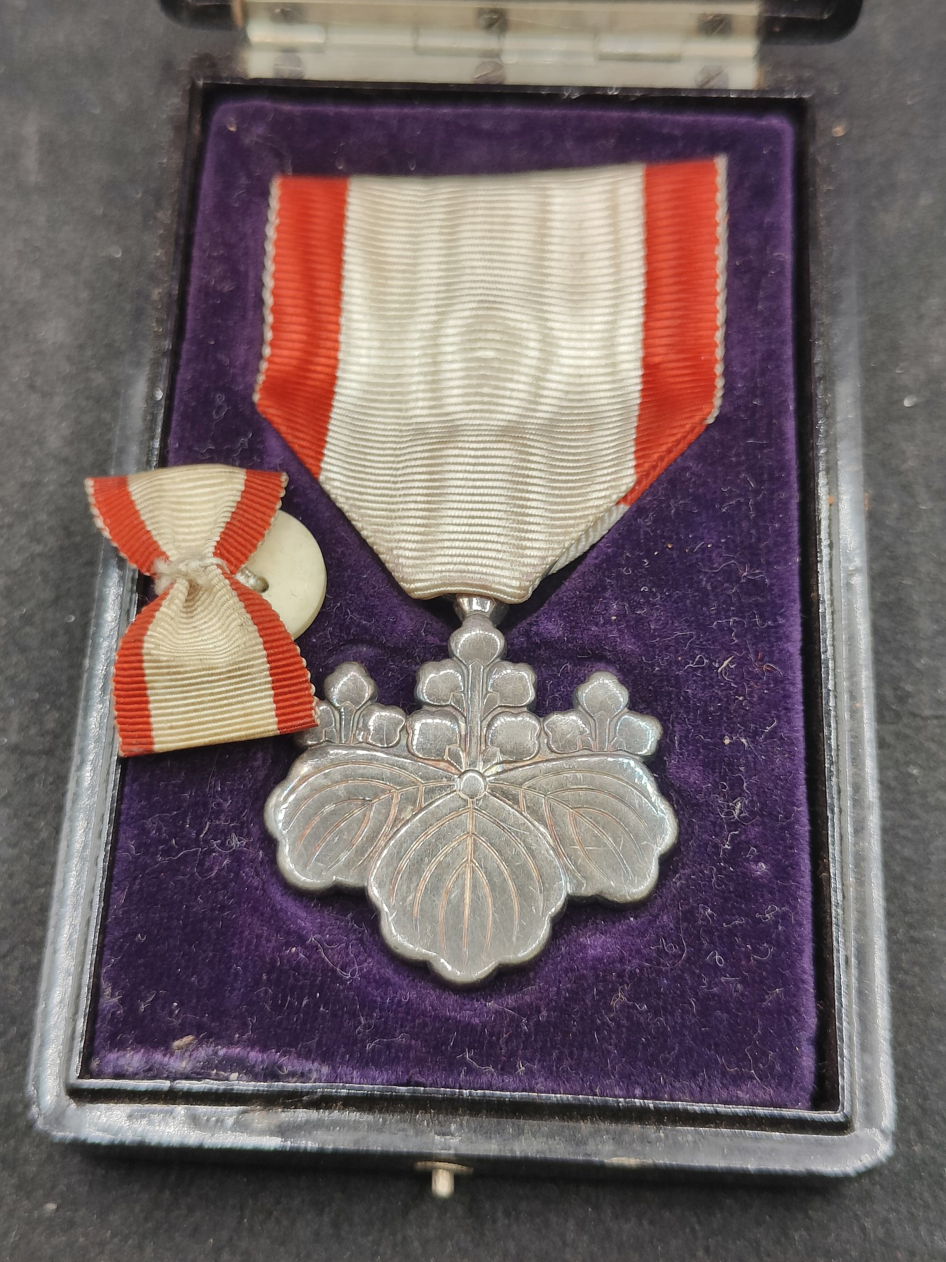 全场0元起拍 第138期 咸鱼国勋章拍卖专场 3月13日（周三）下午6：00开始 日本明治时期八等白叶章银制带盒略