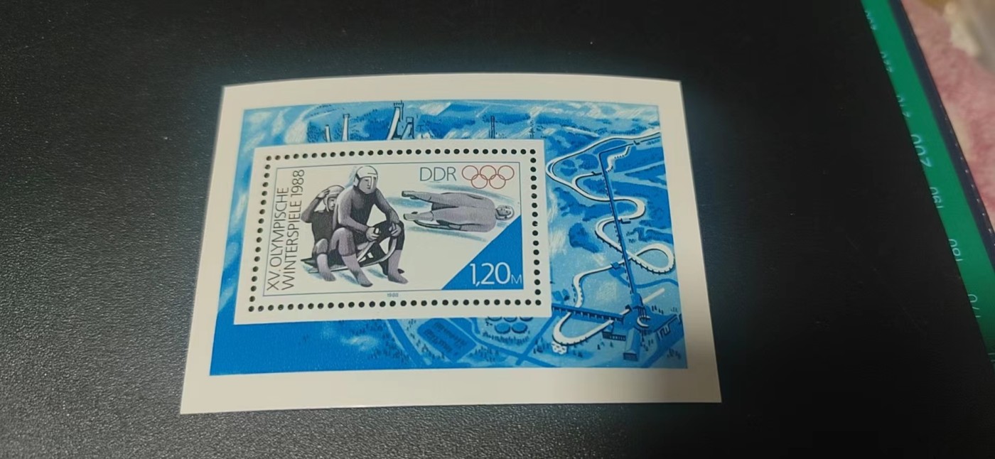 德国邮票，全场小版票  、小全张 德国邮票小型张一张，1988年发行，民主德国东德  第15届卡尔加里冬奥会小型张，品相如图