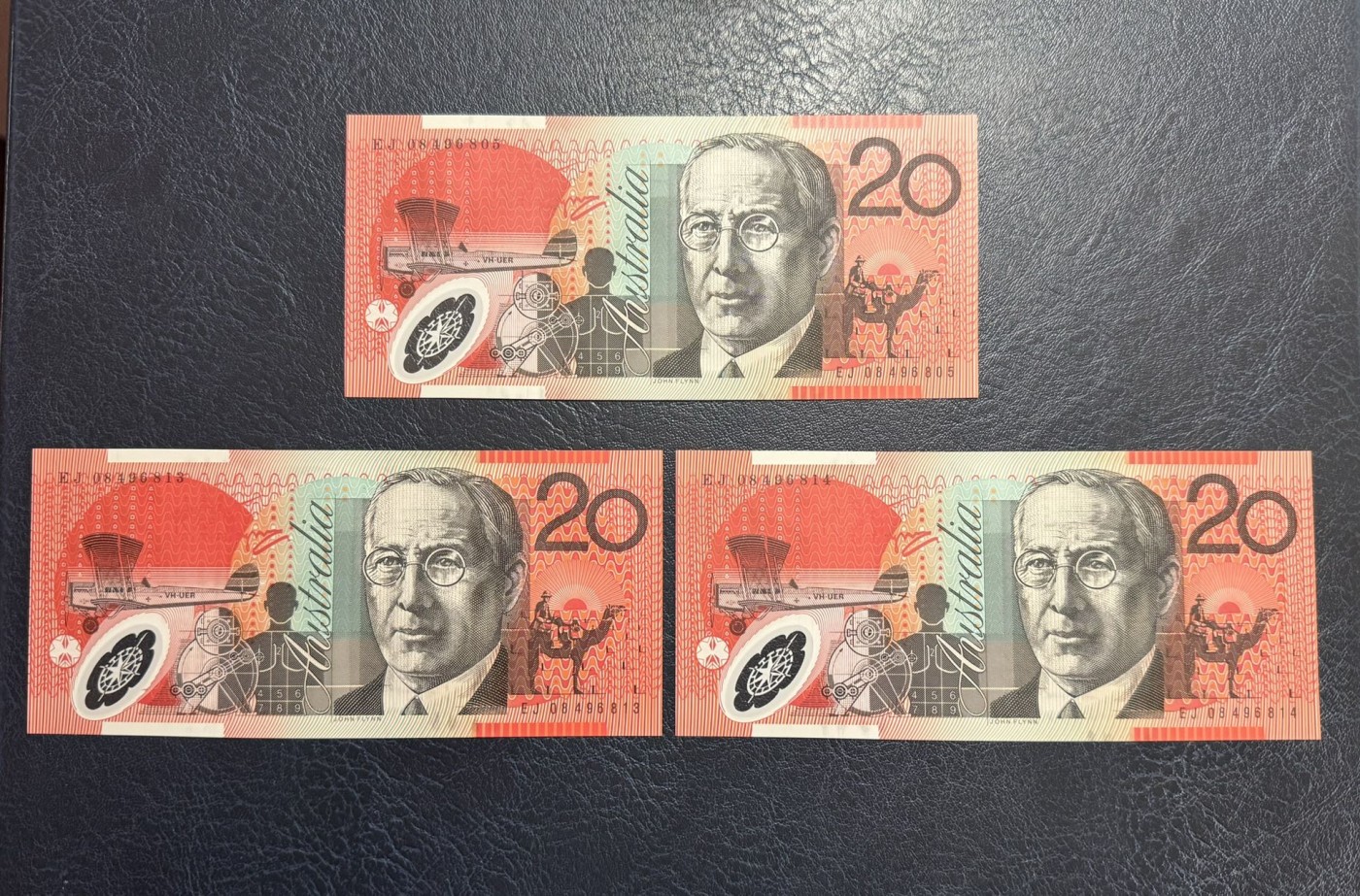 收藏联盟Quantum Auction 第329期拍卖  澳大利亚2008年20元三张 品相全新UNC 早期年份 “皇家飞行医生服务”组织创始人 牧师 约翰.弗林