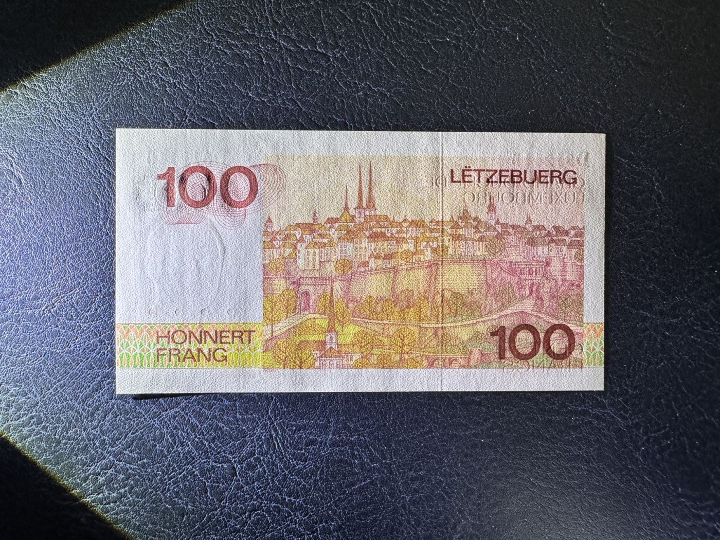 收藏联盟Quantum Auction 第329期拍卖  卢森堡大公国1980年100法郎 品相全新UNC 号码无347 稀少