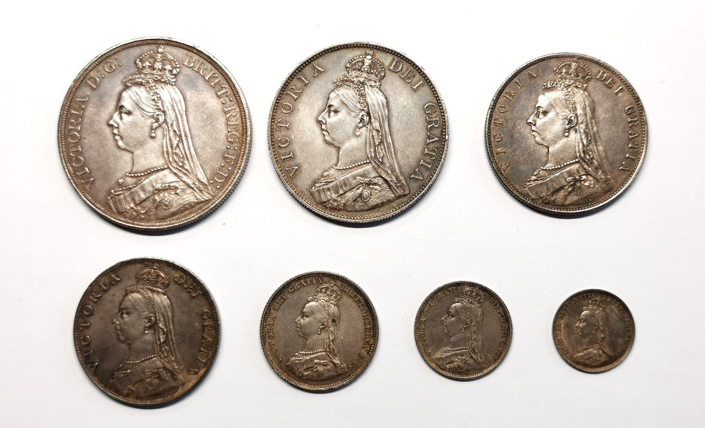 凡希社世界钱币微拍第二百六十二期 1887英国老维高冠加冕纪念流通版七枚套AU-UNC附皮质绒盒！