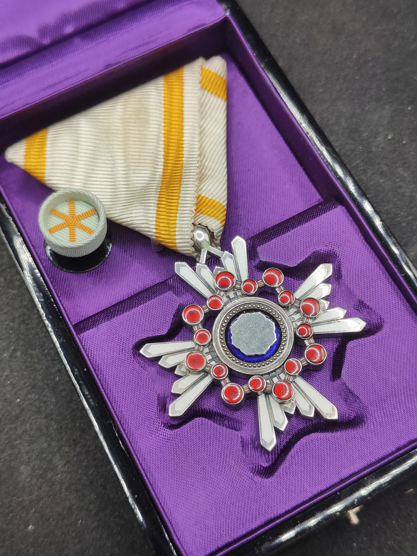 全场0元起拍 第138期 咸鱼国勋章拍卖专场 3月13日（周三）下午6：00开始 日本六等瑞宝章银制带盒略