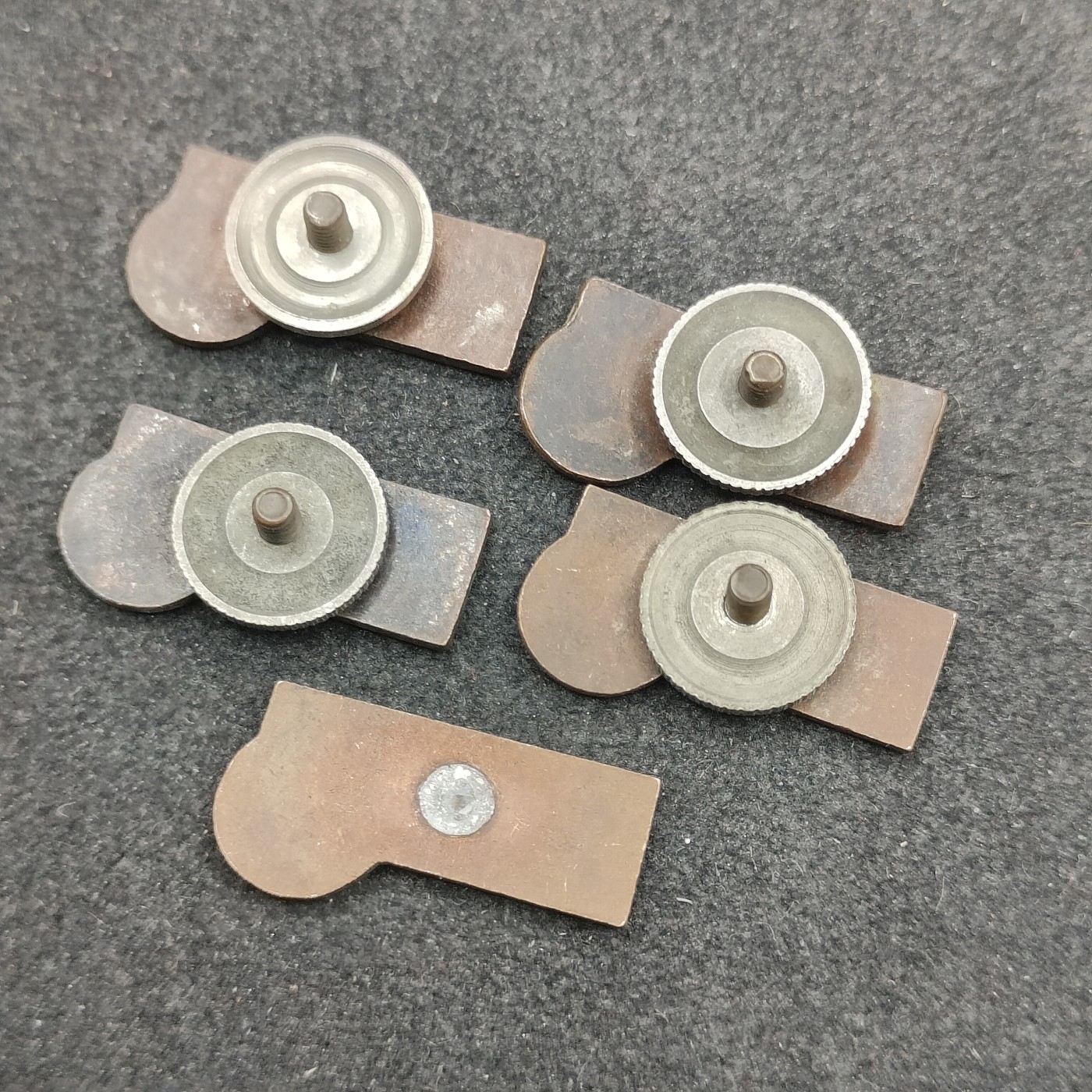 全场0元起拍 第138期 咸鱼国勋章拍卖专场 3月13日（周三）下午6：00开始 日本珐琅徽章一组