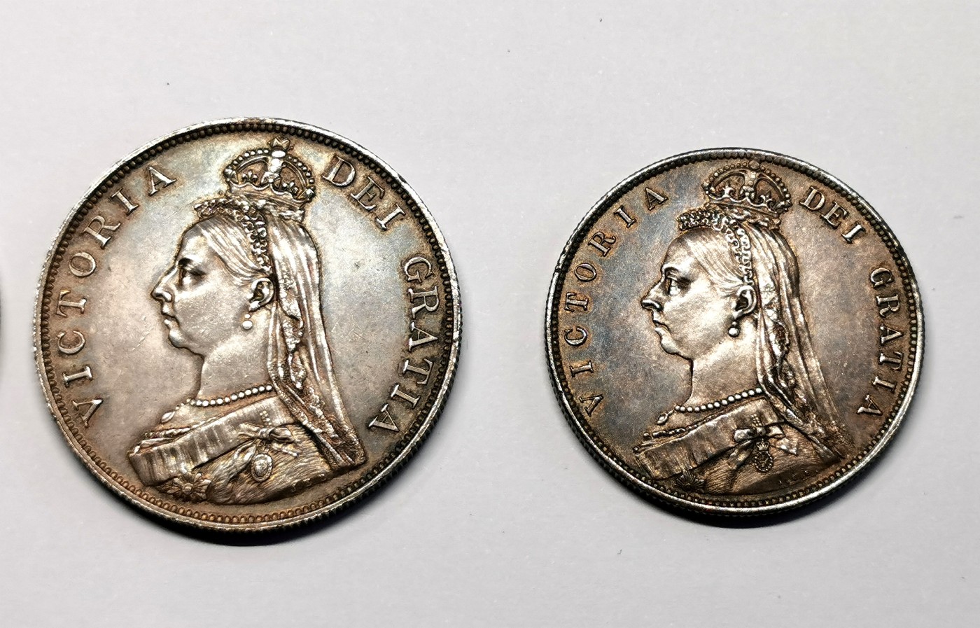 凡希社世界钱币微拍第二百六十二期 1887英国老维高冠加冕纪念流通版七枚套AU-UNC附皮质绒盒！