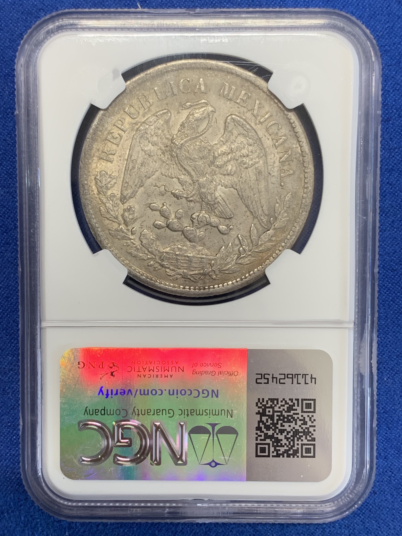 《竞宝斋》第245场-周日，周一 ，周二3场连拍 (全场包邮) NGC-AUD 墨西哥1898年ZS FZ直边鹰洋1比索银币，原汁原味老包浆，包浆醇厚，打制精美，状态极佳，经典潜力品种。