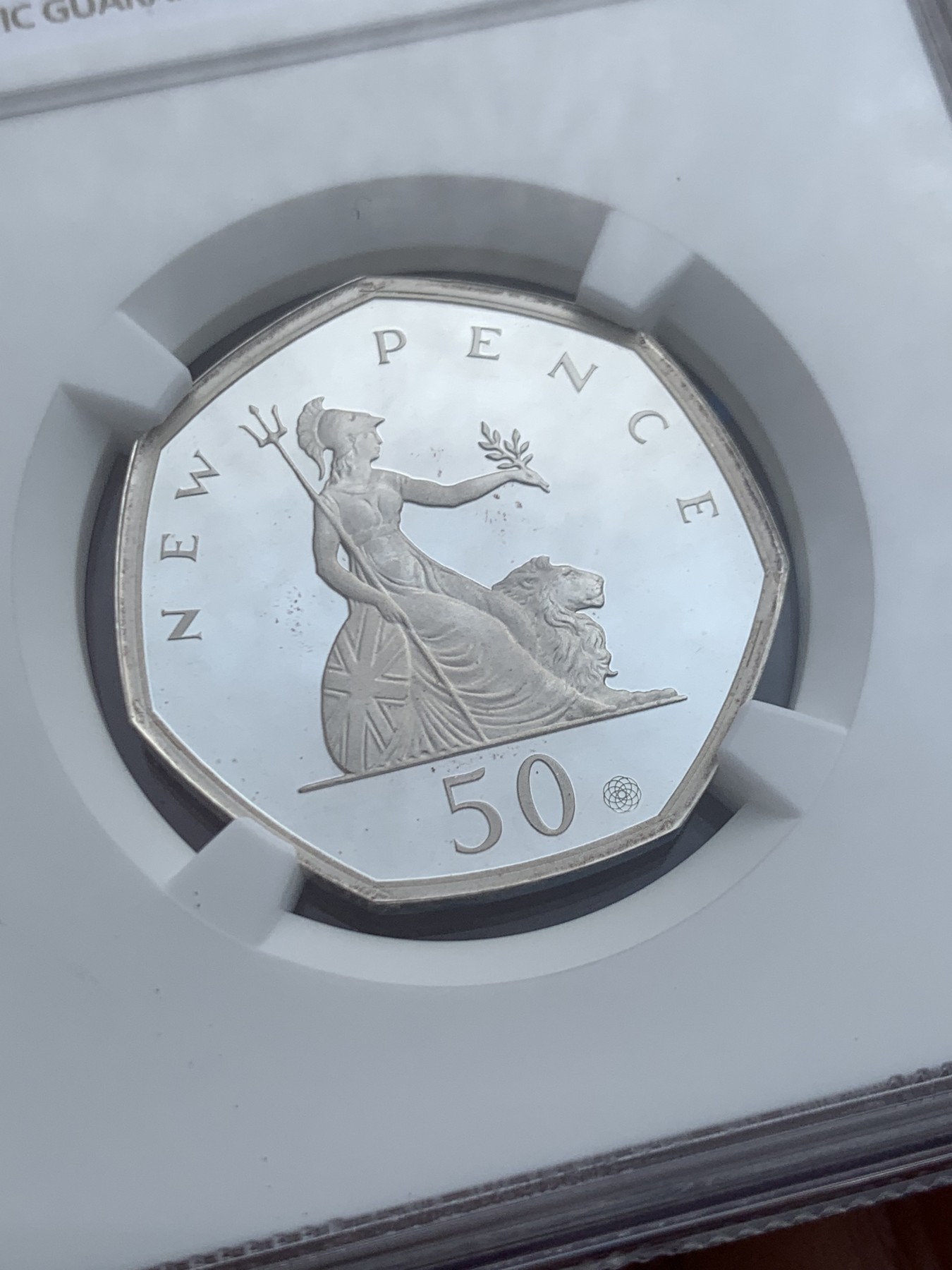 《竞宝斋》第245场-周日，周一 ，周二3场连拍 (全场包邮) NGC-PF69UC 英国 2019年 50便士 纪念50便士发行50周年 银币（最后一枚坐姿不列颠女神便士，原盒带证书）