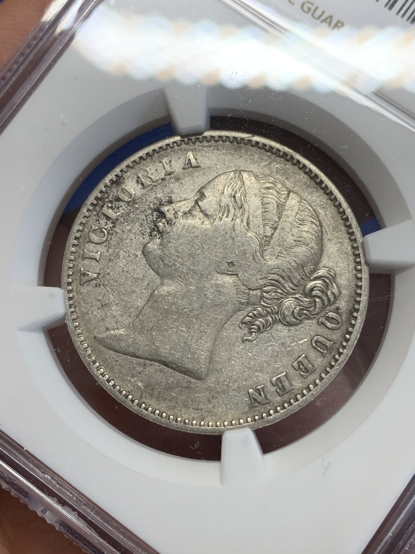 《竞宝斋》第245场-周日，周一 ，周二3场连拍 (全场包邮) NGC VFD 英属印度1840年维多利亚女王双辫版1卢比银币