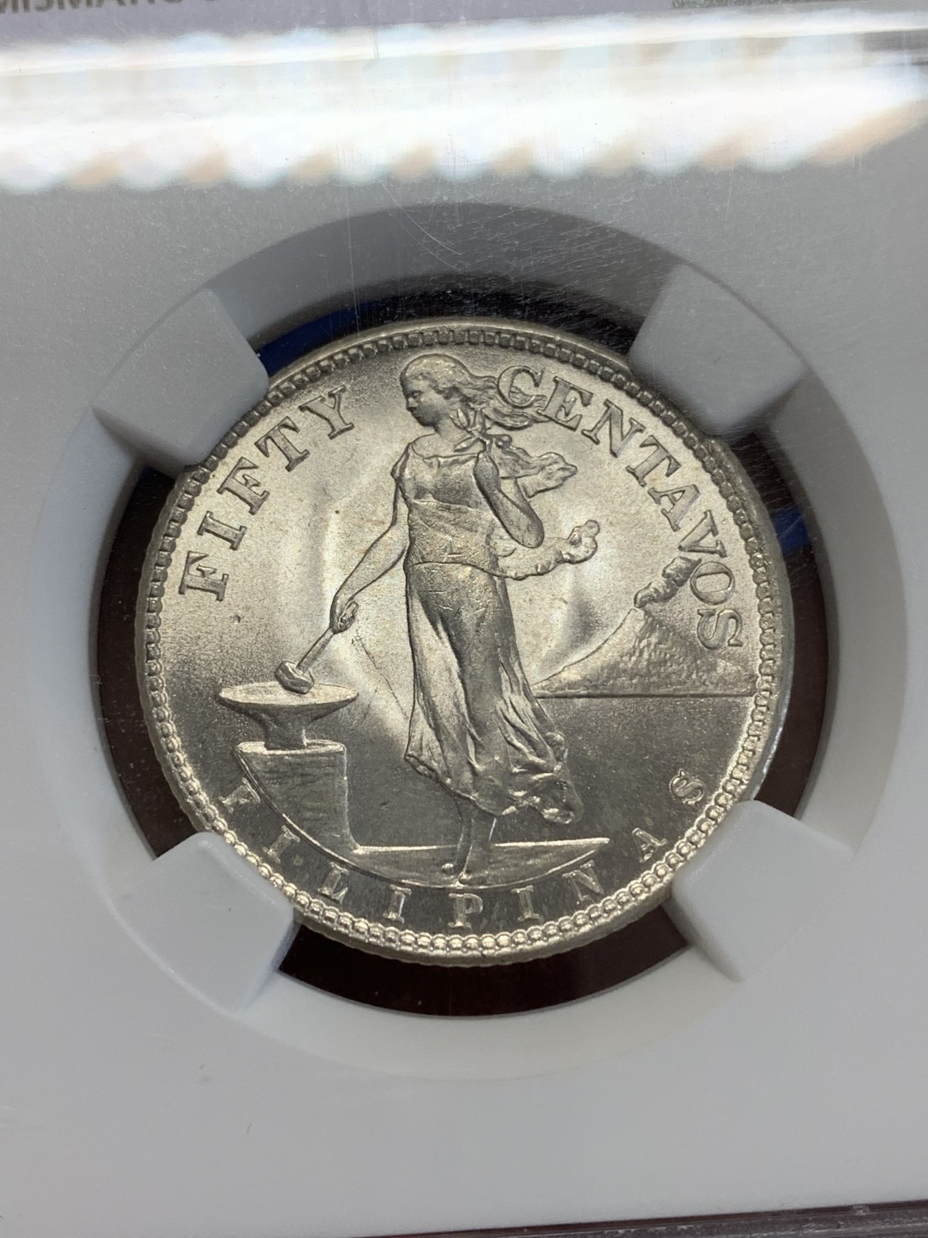 《竞宝斋》第245场-周日，周一 ，周二3场连拍 (全场包邮) NGC MS63 1945年菲律宾火山飞鹰50分银币 卷拆原光 状态一流