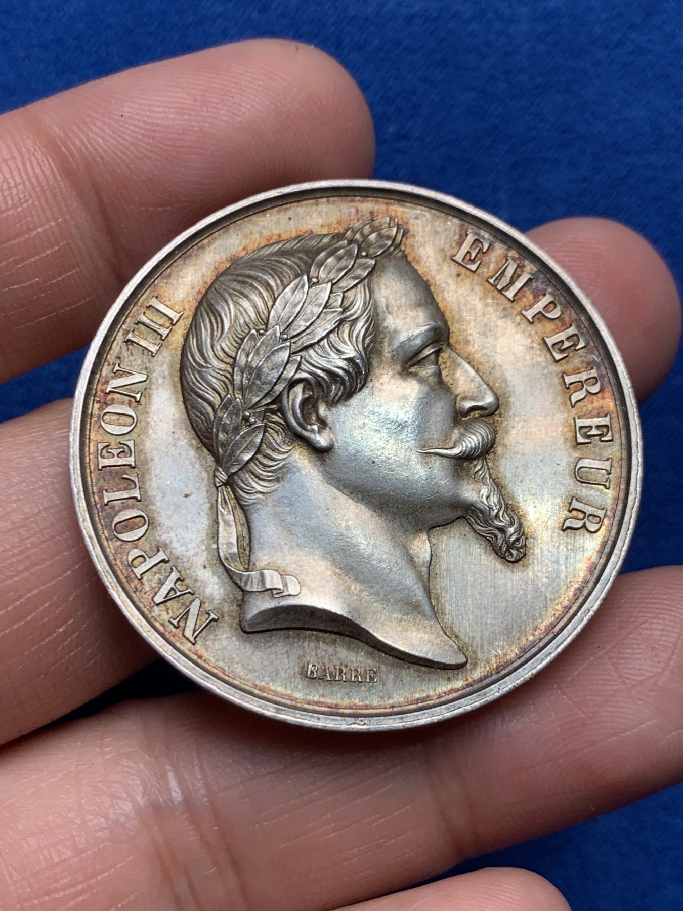 《竞宝斋》第245场-周日，周一 ，周二3场连拍 (全场包邮) 1868年拿破仑三世银章 直径41.3mm 重量38.3克 品相好 外盒保存不错