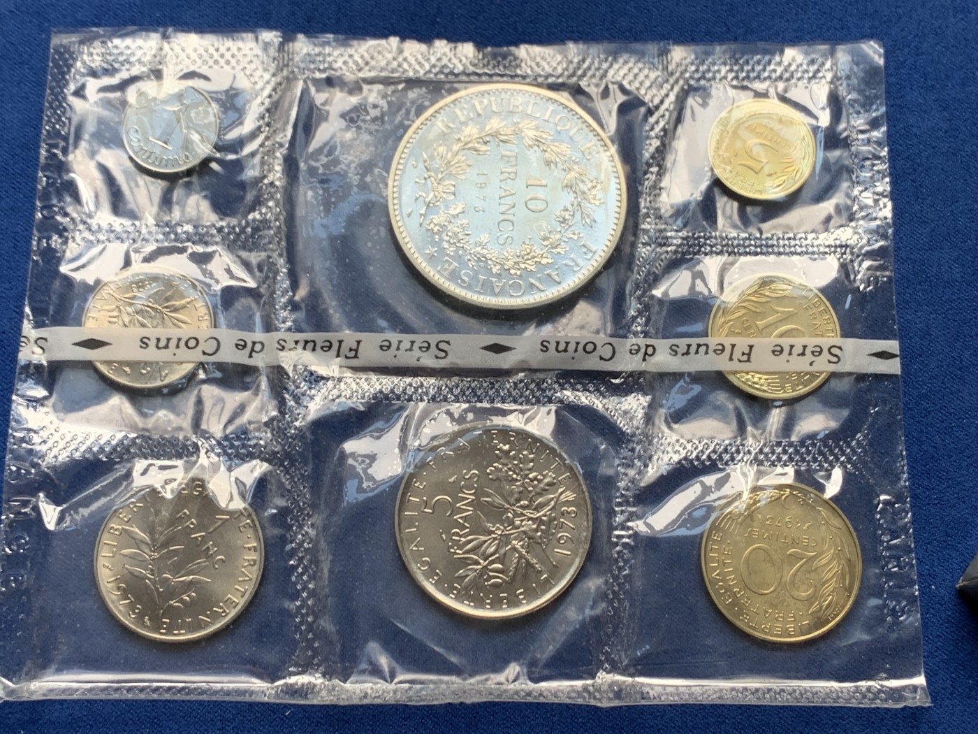 《竞宝斋》第245场-周日，周一 ，周二3场连拍 (全场包邮) 法国1973年大力神套币