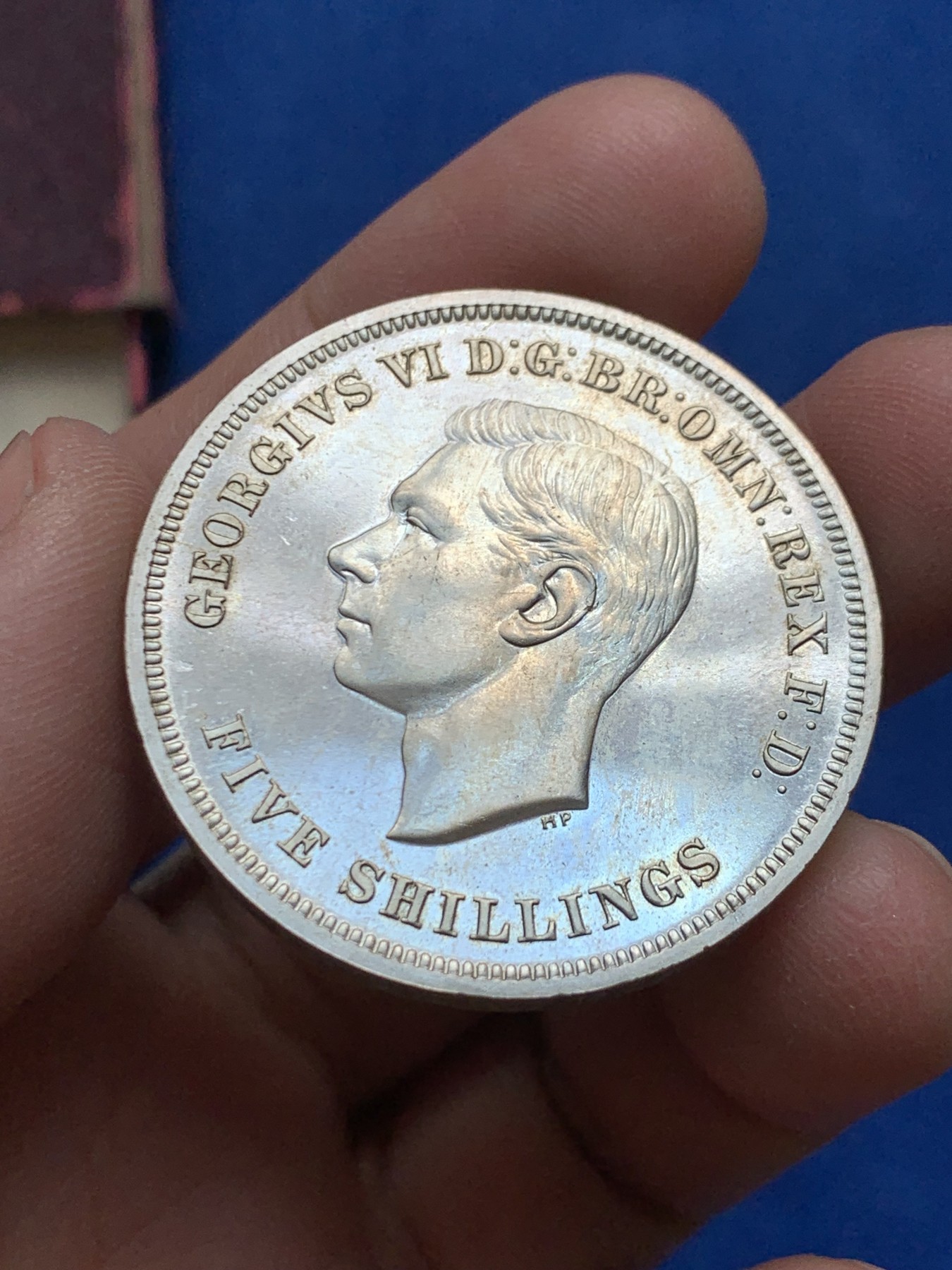 《竞宝斋》第245场-周日，周一 ，周二3场连拍 (全场包邮) 英国 最后的 镍马剑 1951 带红盒证书 细节见图