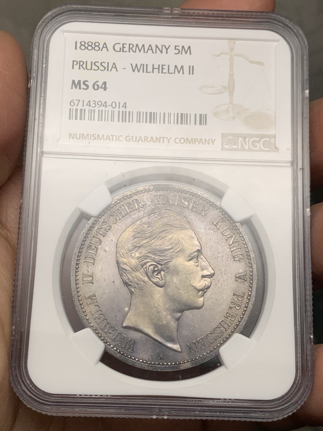 《竞宝斋》第245场-周日，周一 ，周二3场连拍 (全场包邮) 亚军分 NGC-MS64 德国普鲁士1888三皇之年威廉二世短翅5马克大银币，德系马克名誉品，紫罗兰包浆 底板丝滑 高细节 难得品质