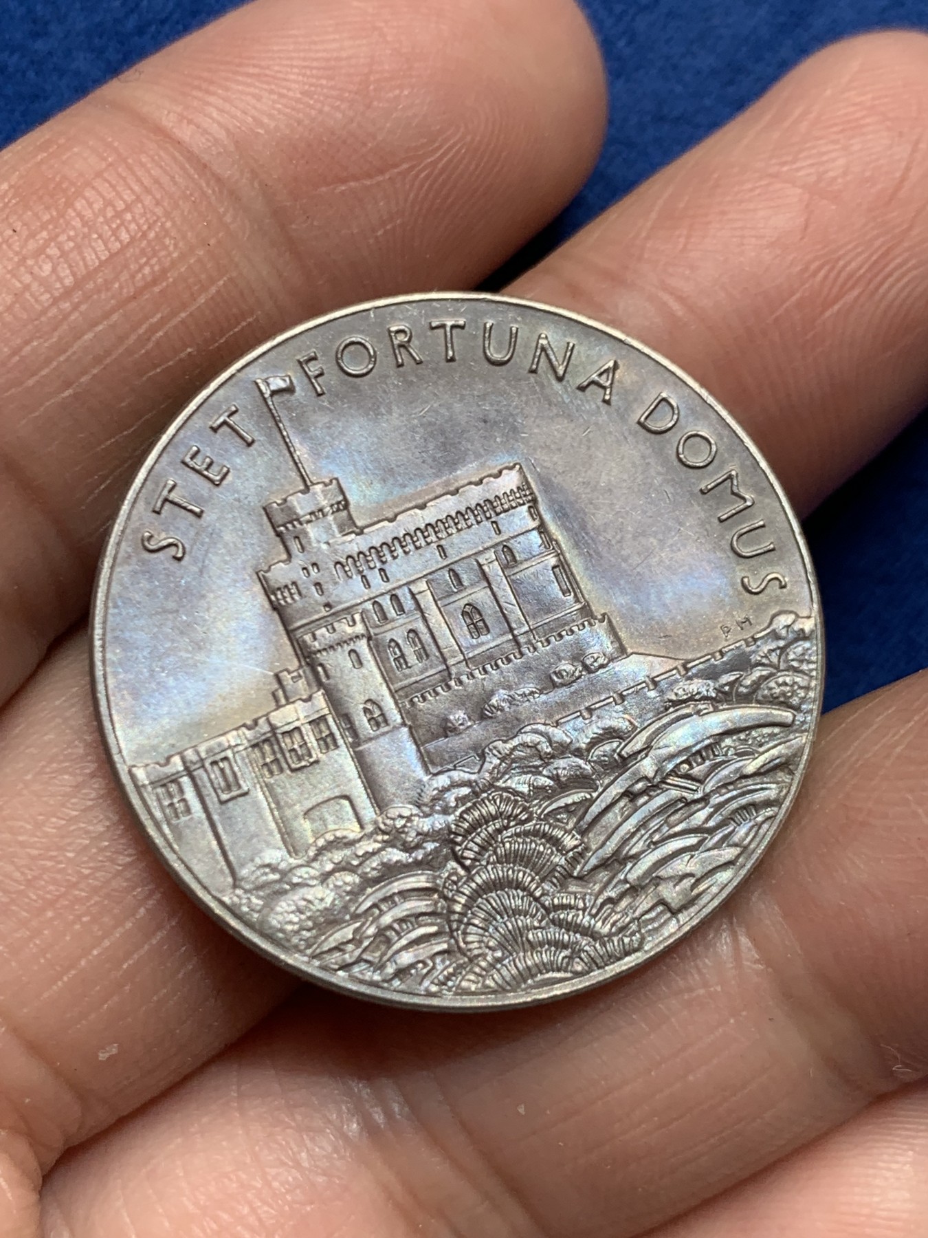 《竞宝斋》第245场-周日，周一 ，周二3场连拍 (全场包邮) 英国 1935年 乔治五世登基纪念银章 15.5g 31.8mm