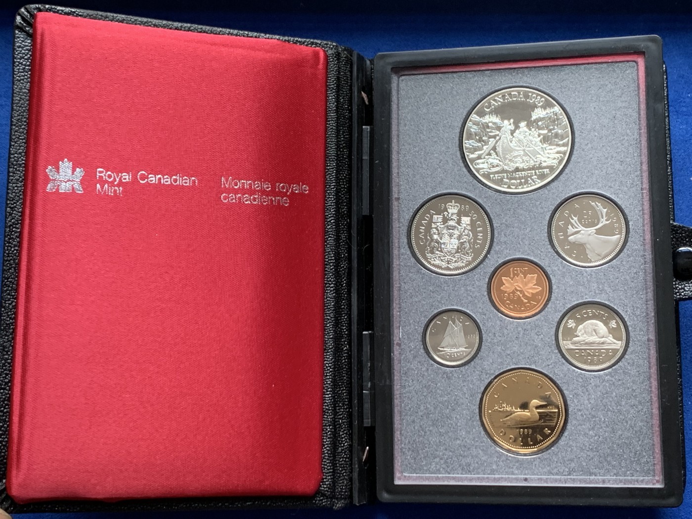 《竞宝斋》第245场-周日，周一 ，周二3场连拍 (全场包邮) 加拿大1989年精致套币 含大银币一枚 细节见图