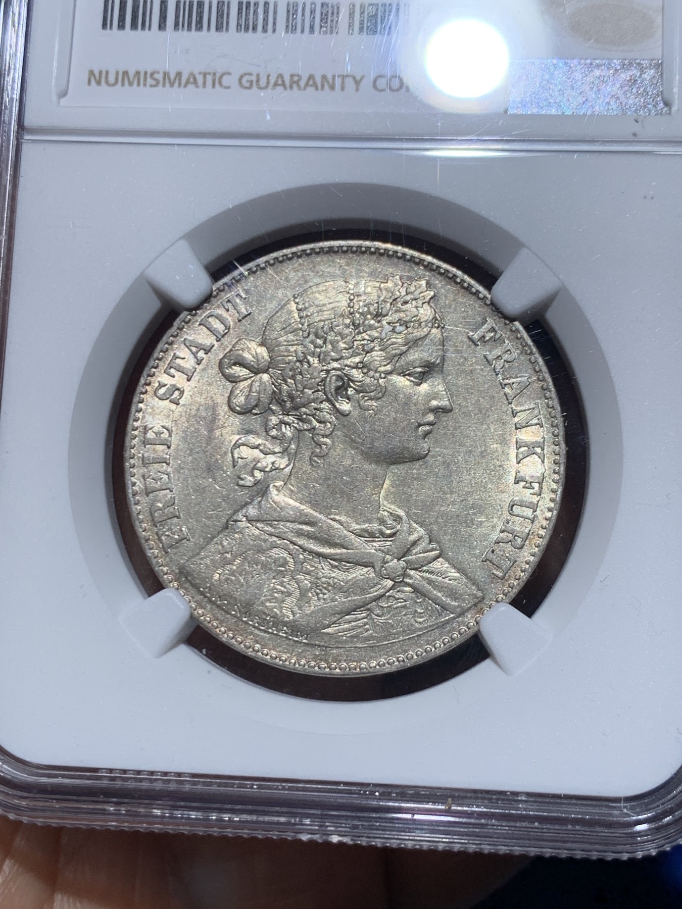 《竞宝斋》第245场-周日，周一 ，周二3场连拍 (全场包邮) NGC AU55 德国1860法兰克福少女泰勒银币 底板光度好