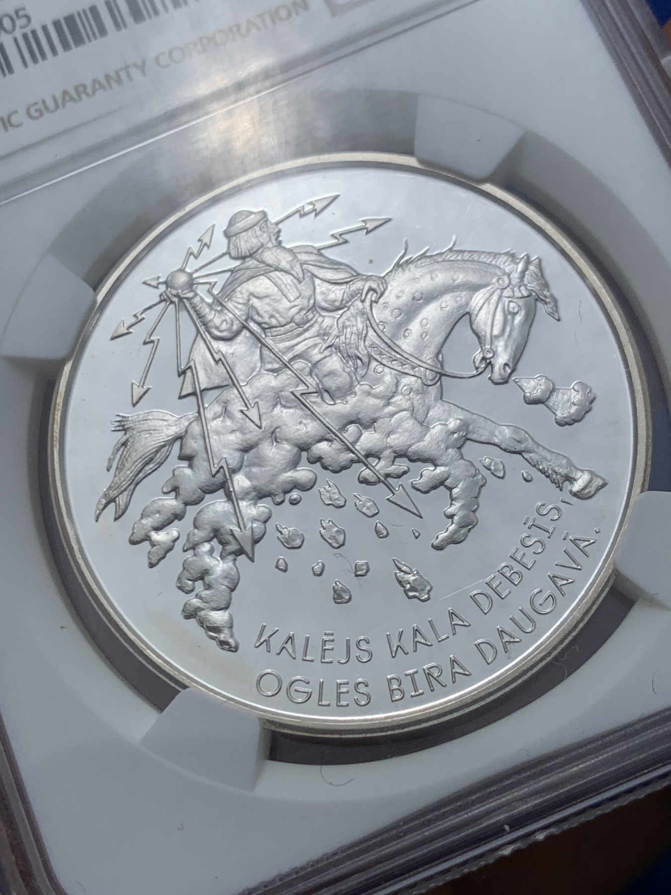 《竞宝斋》第245场-周日，周一 ，周二3场连拍 (全场包邮) NGC PF70UC 拉脱维亚2017年雷神赐福5欧元银币 925银 31.47克 38.61mm