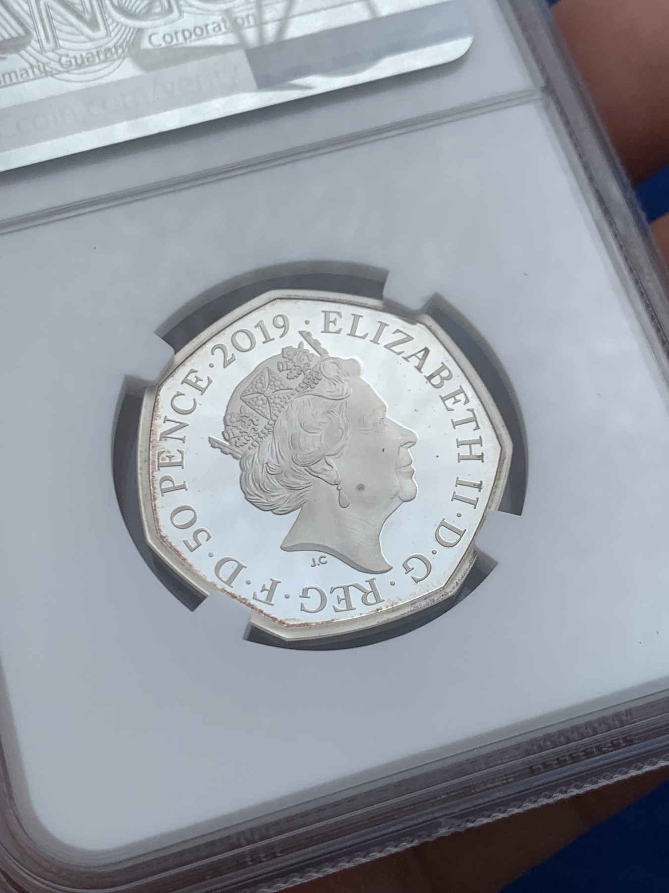 《竞宝斋》第245场-周日，周一 ，周二3场连拍 (全场包邮) NGC-PF69UC 英国 2019年 50便士 纪念50便士发行50周年 银币（最后一枚坐姿不列颠女神便士，原盒带证书）