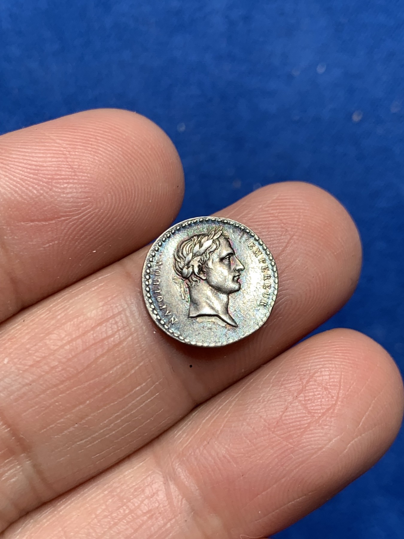 《竞宝斋》第245场-周日，周一 ，周二3场连拍 (全场包邮) 法国1804年拿破仑加冕纪念小银章 抛洒章原铸 AU品相带彩 14mm 1.37克