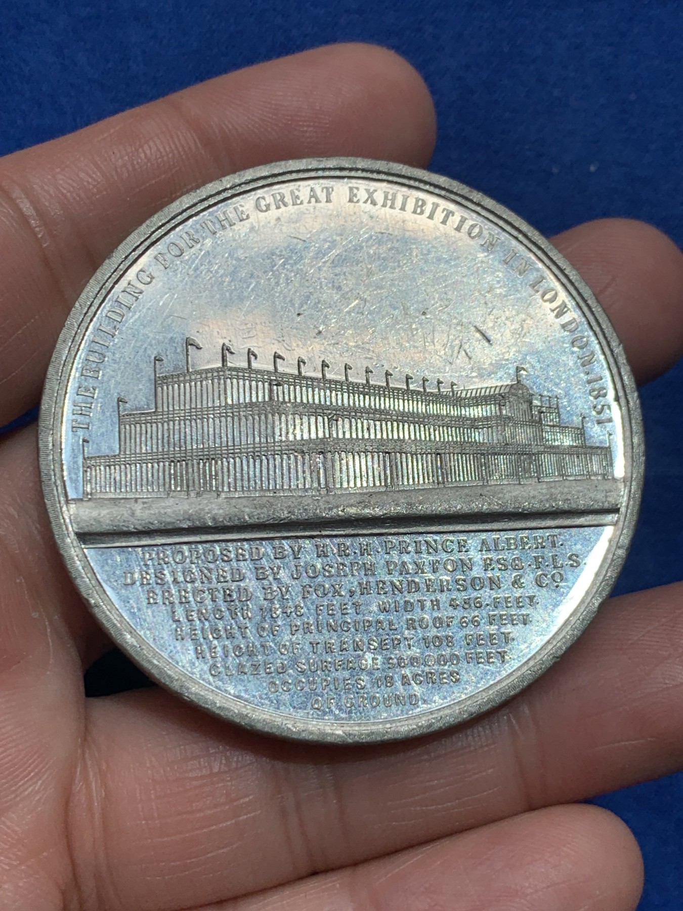 《竞宝斋》第245场-周日，周一 ，周二3场连拍 (全场包邮) 英国1851年世博会大号纪念章 白金属材质 高点非常好的一枚 53.2mm 44.4克