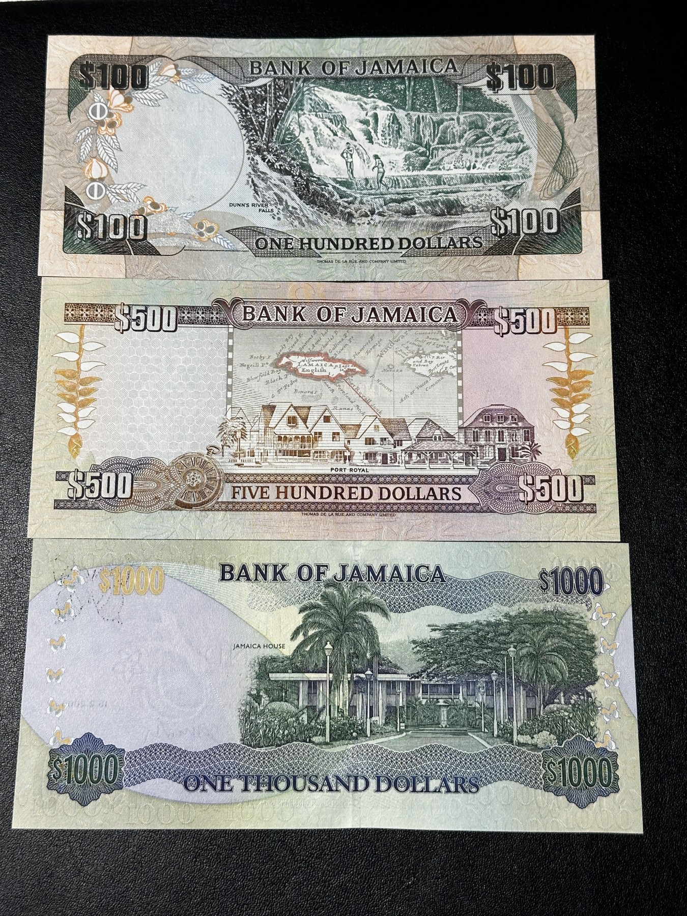 《外钞收藏家》第三百四十七期 美洲纸币专场（荷属安的列斯、福克兰群岛、阿鲁巴、墨西哥等） 牙买加1994-2000年版100/500/1000元，套币3枚全（P76-78）全新UNC