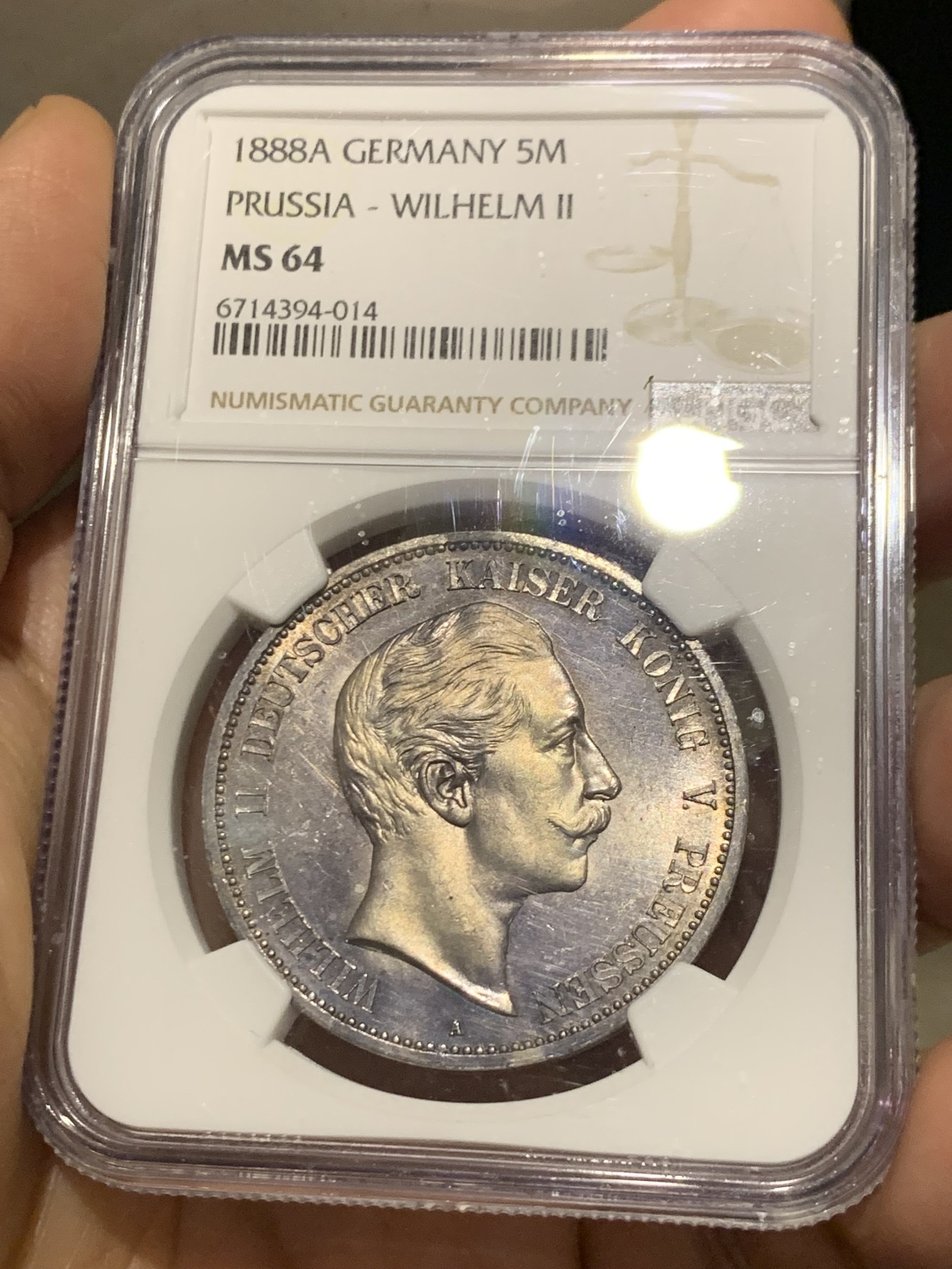 《竞宝斋》第245场-周日，周一 ，周二3场连拍 (全场包邮) 亚军分 NGC-MS64 德国普鲁士1888三皇之年威廉二世短翅5马克大银币，德系马克名誉品，紫罗兰包浆 底板丝滑 高细节 难得品质