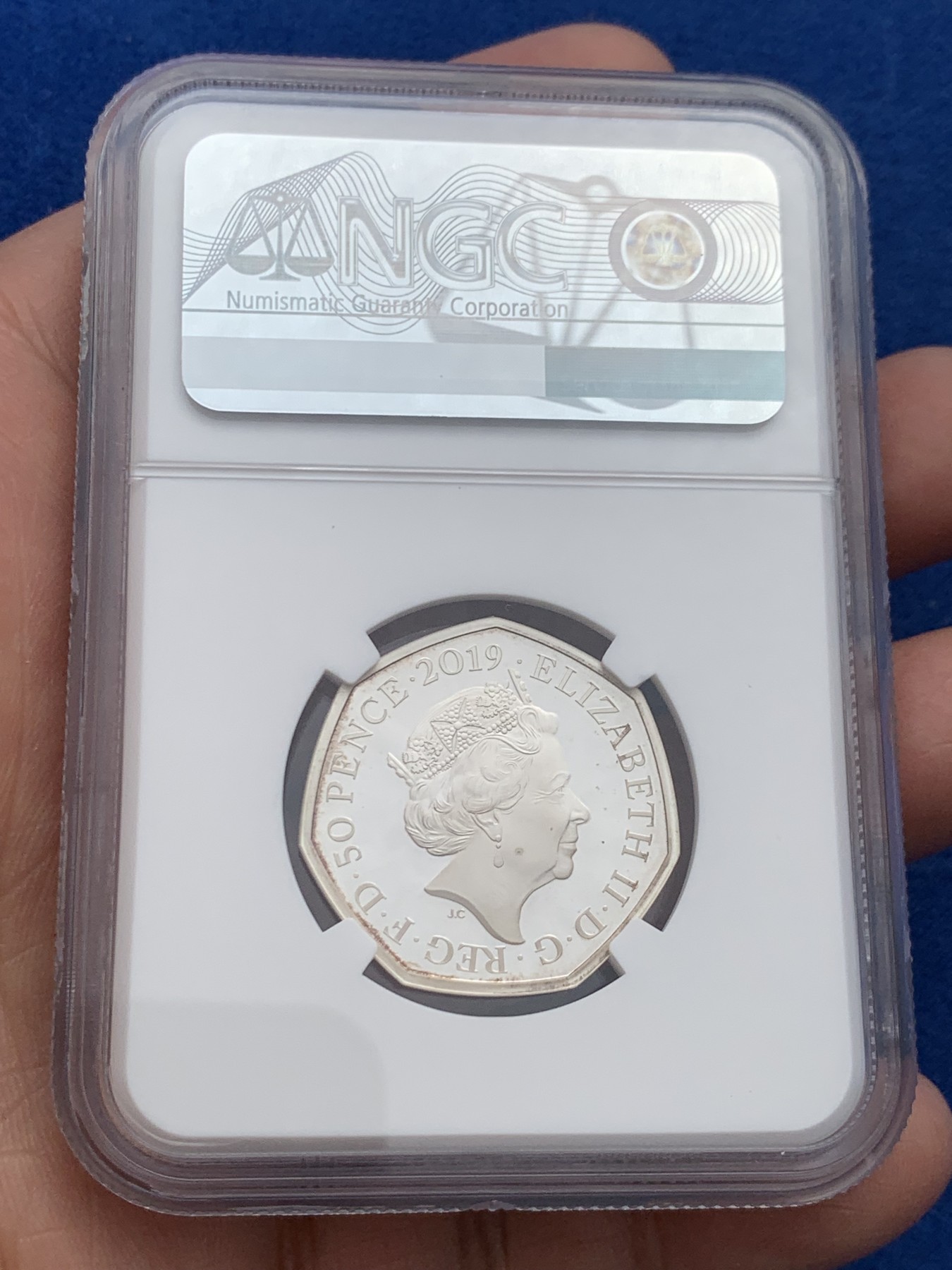 《竞宝斋》第245场-周日，周一 ，周二3场连拍 (全场包邮) NGC-PF69UC 英国 2019年 50便士 纪念50便士发行50周年 银币（最后一枚坐姿不列颠女神便士，原盒带证书）