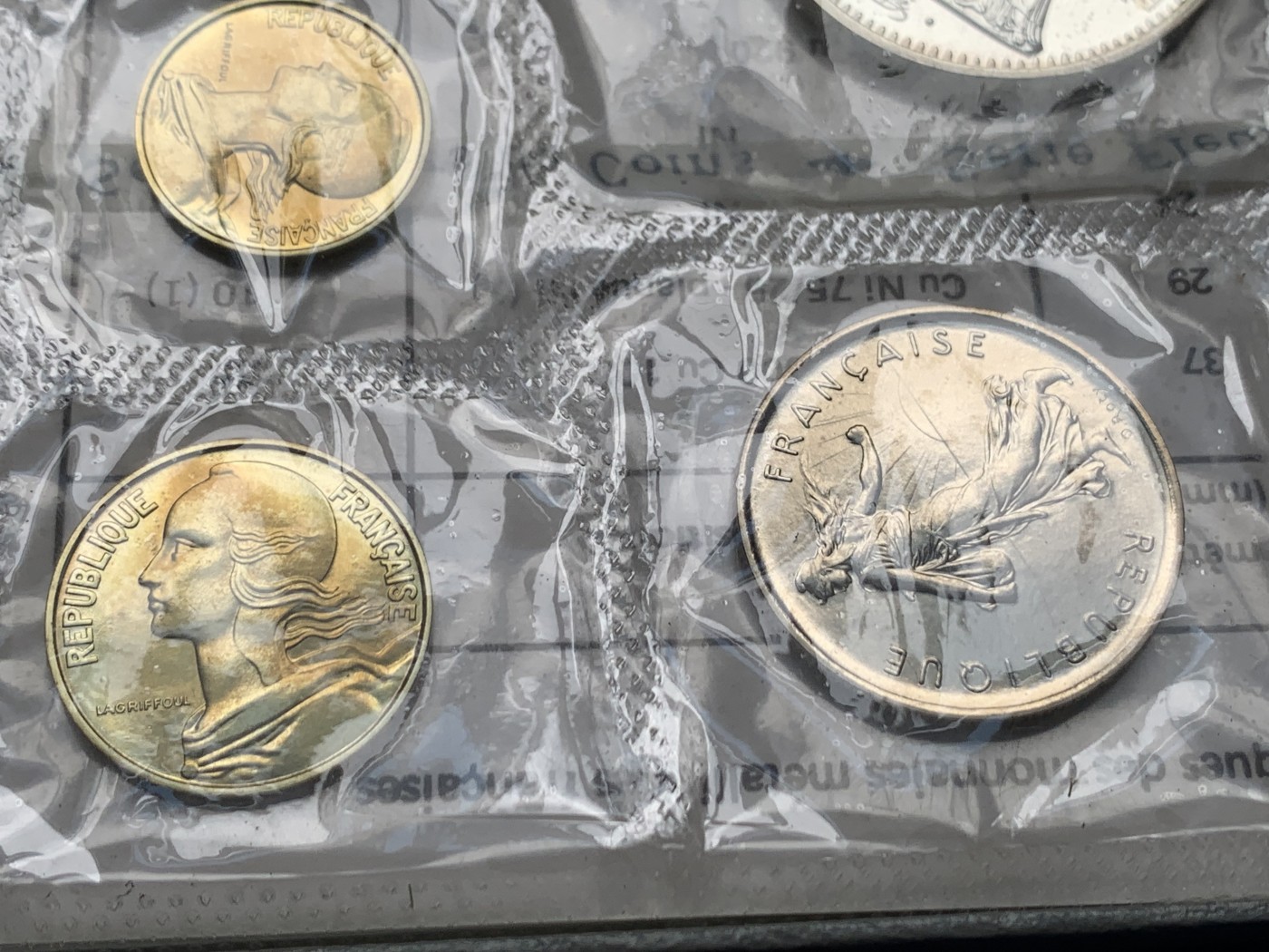 《竞宝斋》第245场-周日，周一 ，周二3场连拍 (全场包邮) 法国1973年大力神套币