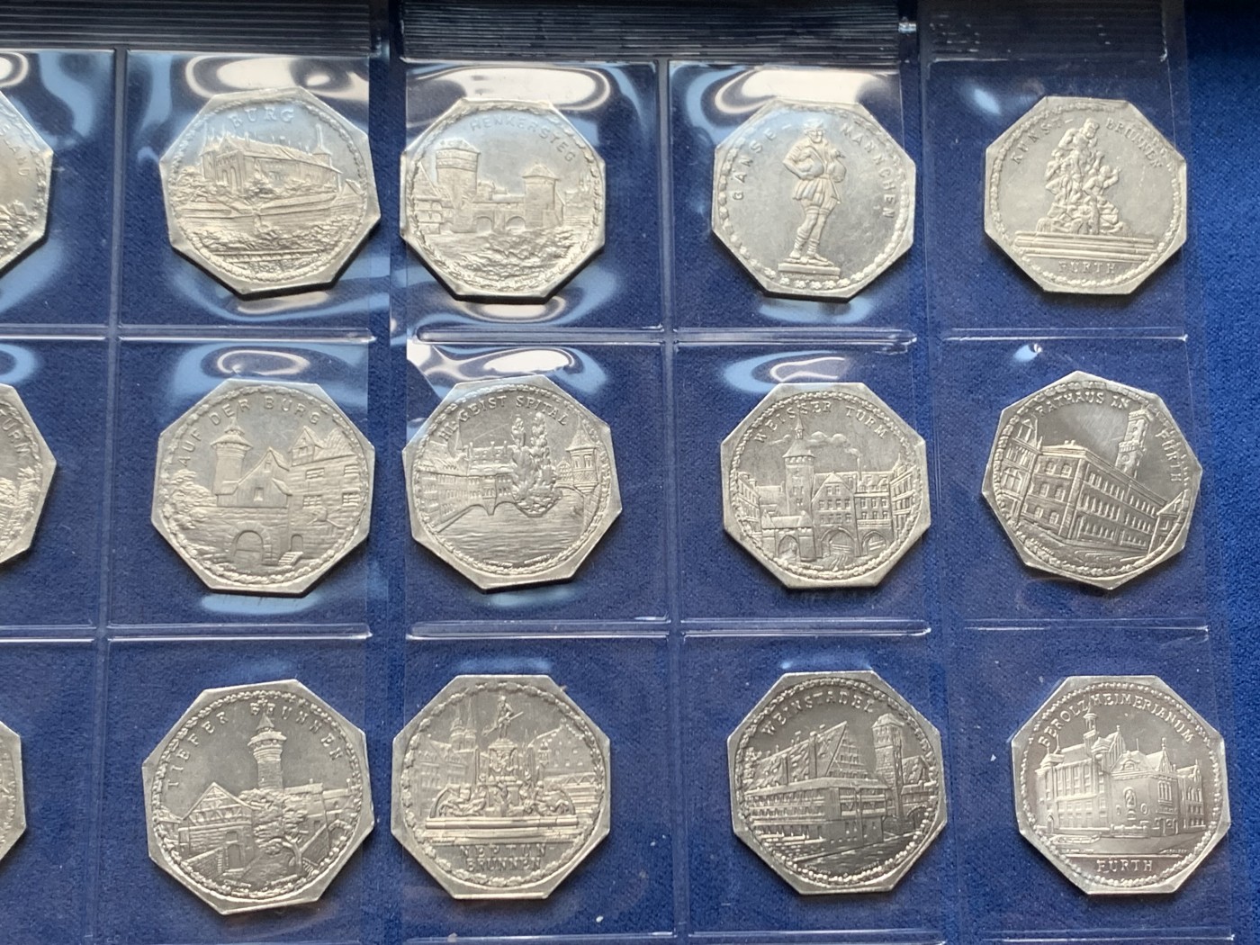 《竞宝斋》第245场-周日，周一 ，周二3场连拍 (全场包邮) 德国紧急状态纽伦堡电车代币 1920年代用币大全套 45枚八角20芬尼铝币 全套UNC好品，十分少见！