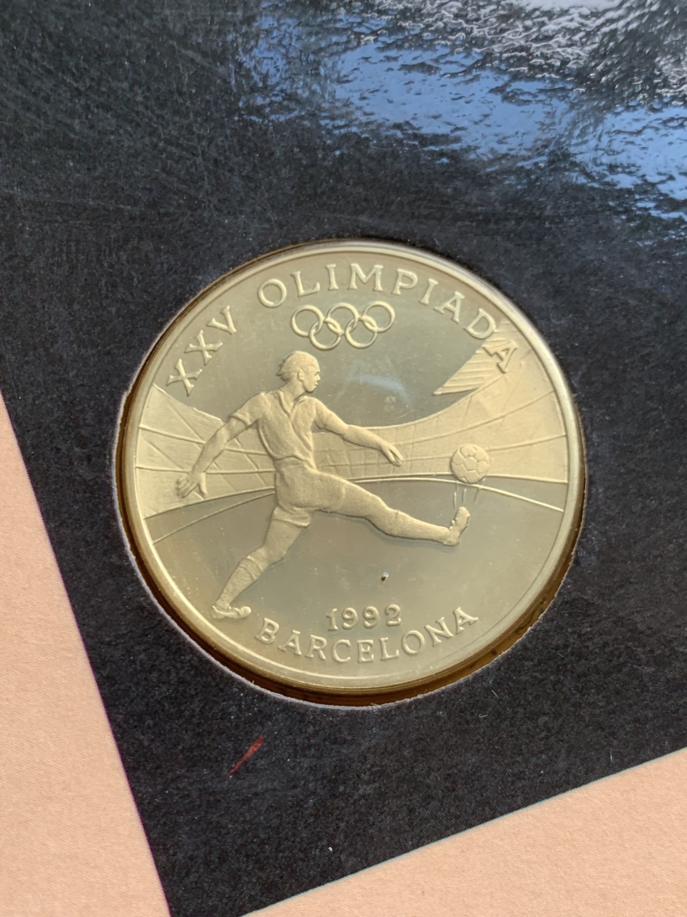 《竞宝斋》第245场-周日，周一 ，周二3场连拍 (全场包邮) 安道尔 1989年卡装第25届巴塞罗那奥运会10、20第纳尔纪念银币 两枚合计28克，含银92.5% 保存很好，有带编号原包证书。