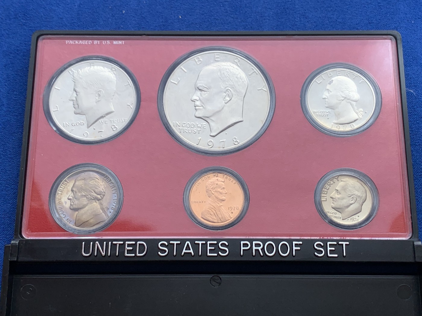 《竞宝斋》第245场-周日，周一 ，周二3场连拍 (全场包邮) 美国1978年精致套币 含精致大艾一元 市场价一百多元