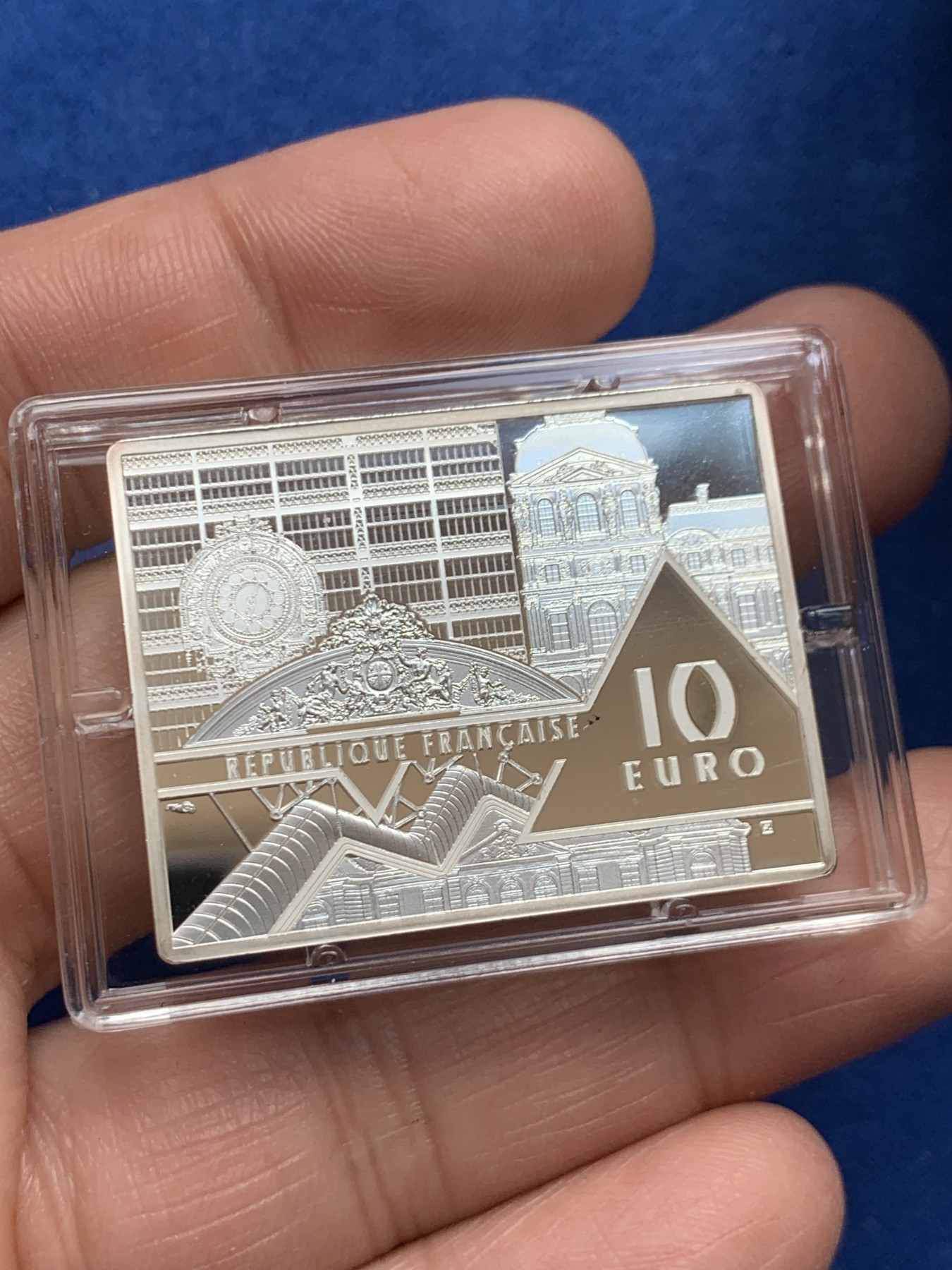 《竞宝斋》第245场-周日，周一 ，周二3场连拍 (全场包邮) 法国2021年发行印象派大师达利《记忆的永恒》-10欧精制币（限量3000枚，市价600元+） 礼盒装带证书 22.2克 38*29mm 900银