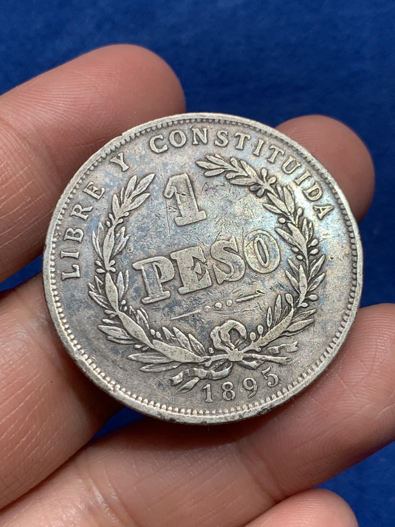 《竞宝斋》第245场-周日，周一 ，周二3场连拍 (全场包邮) 乌拉圭 1895年 1比索 大银币 南美热门品种 早期年份 细节见图