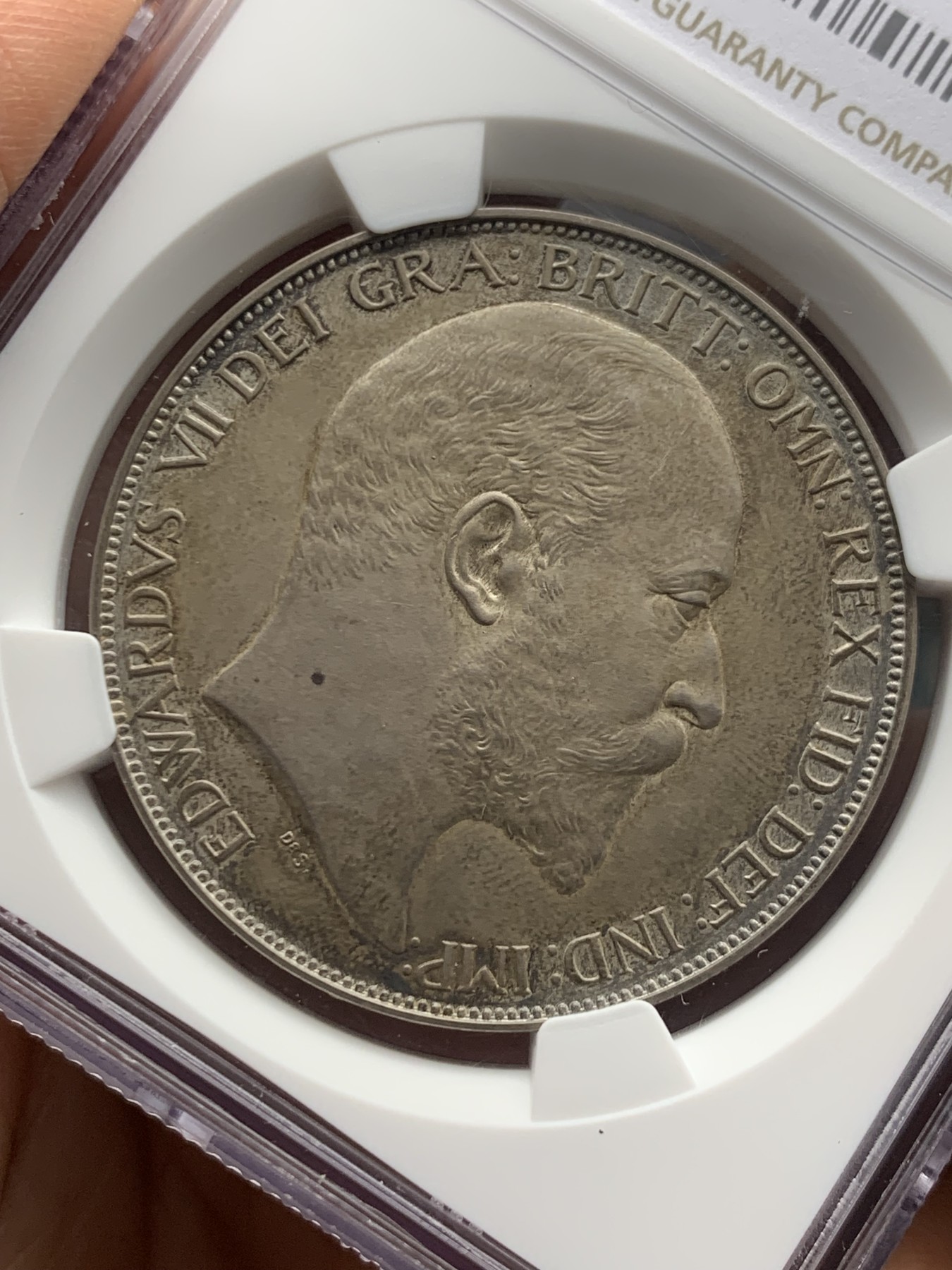 《竞宝斋》第245场-周日，周一 ，周二3场连拍 (全场包邮) NGC-PF65 英国1902年爱七精制马剑克朗 百年英伦木炭包浆 最高也就66分了 顶级到头品相