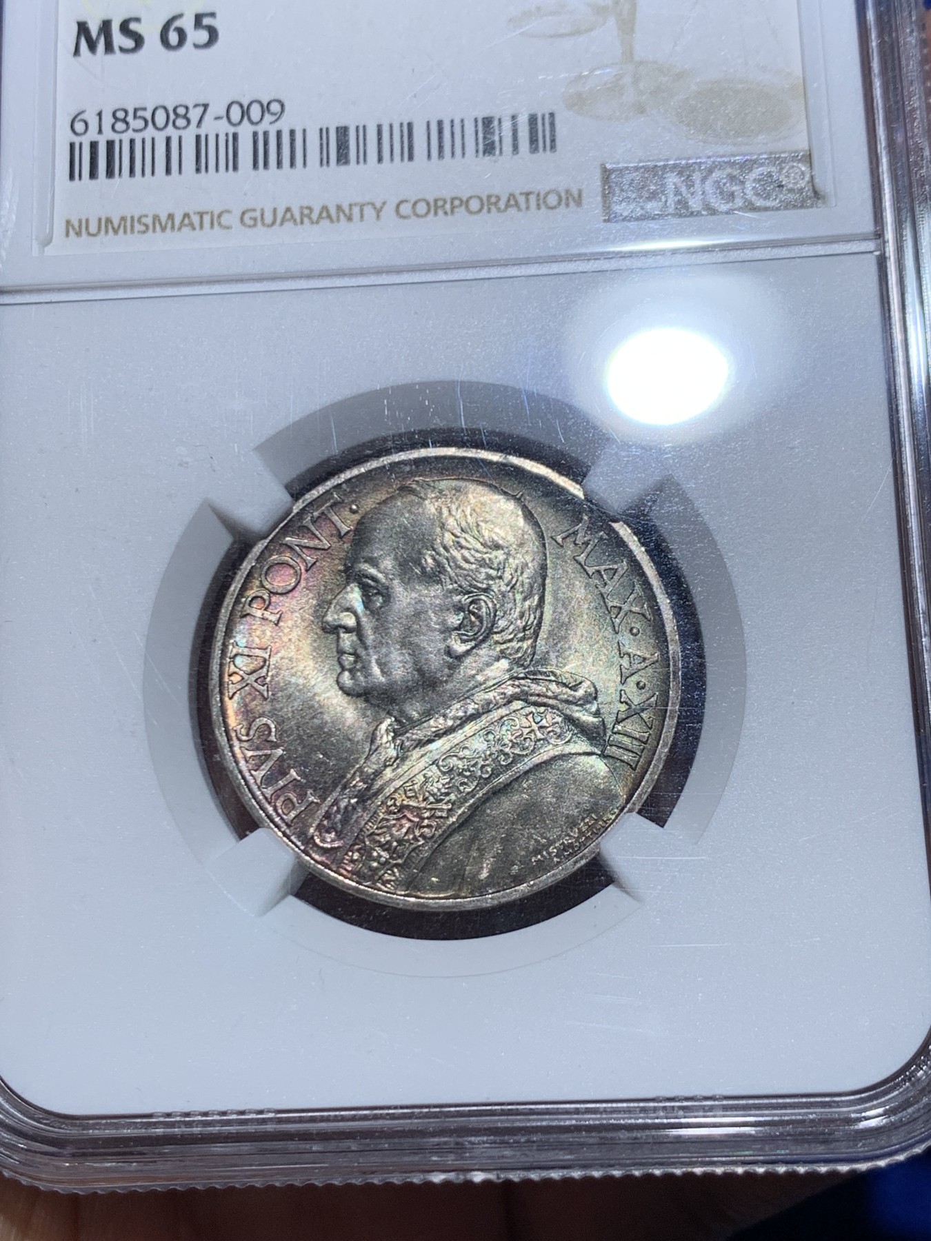 《竞宝斋》第245场-周日，周一 ，周二3场连拍 (全场包邮) NGC MS65 梵蒂冈1934年10里拉，顶级五彩车轮光