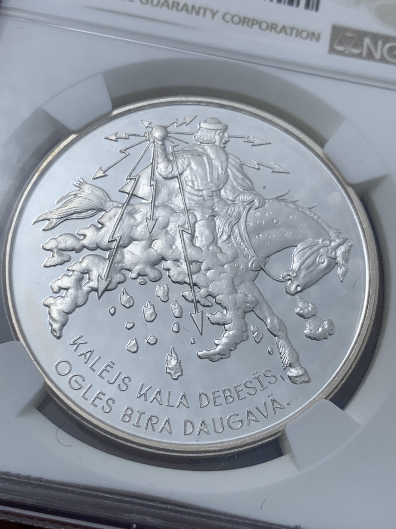 《竞宝斋》第245场-周日，周一 ，周二3场连拍 (全场包邮) NGC PF70UC 拉脱维亚2017年雷神赐福5欧元银币 925银 31.47克 38.61mm