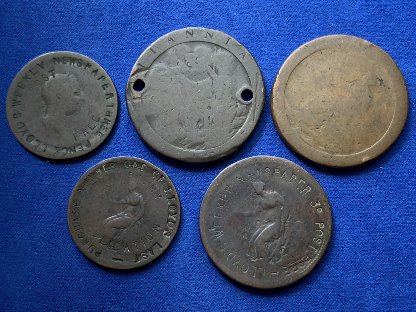 《竞宝斋》第245场-周日，周一 ，周二3场连拍 (全场包邮) 5枚一组 英国18-19世纪加盖代用币，都加盖在乔三1便士和半便士上（其中两枚币胚为车轮1便士），历史的见证，很有趣的一组