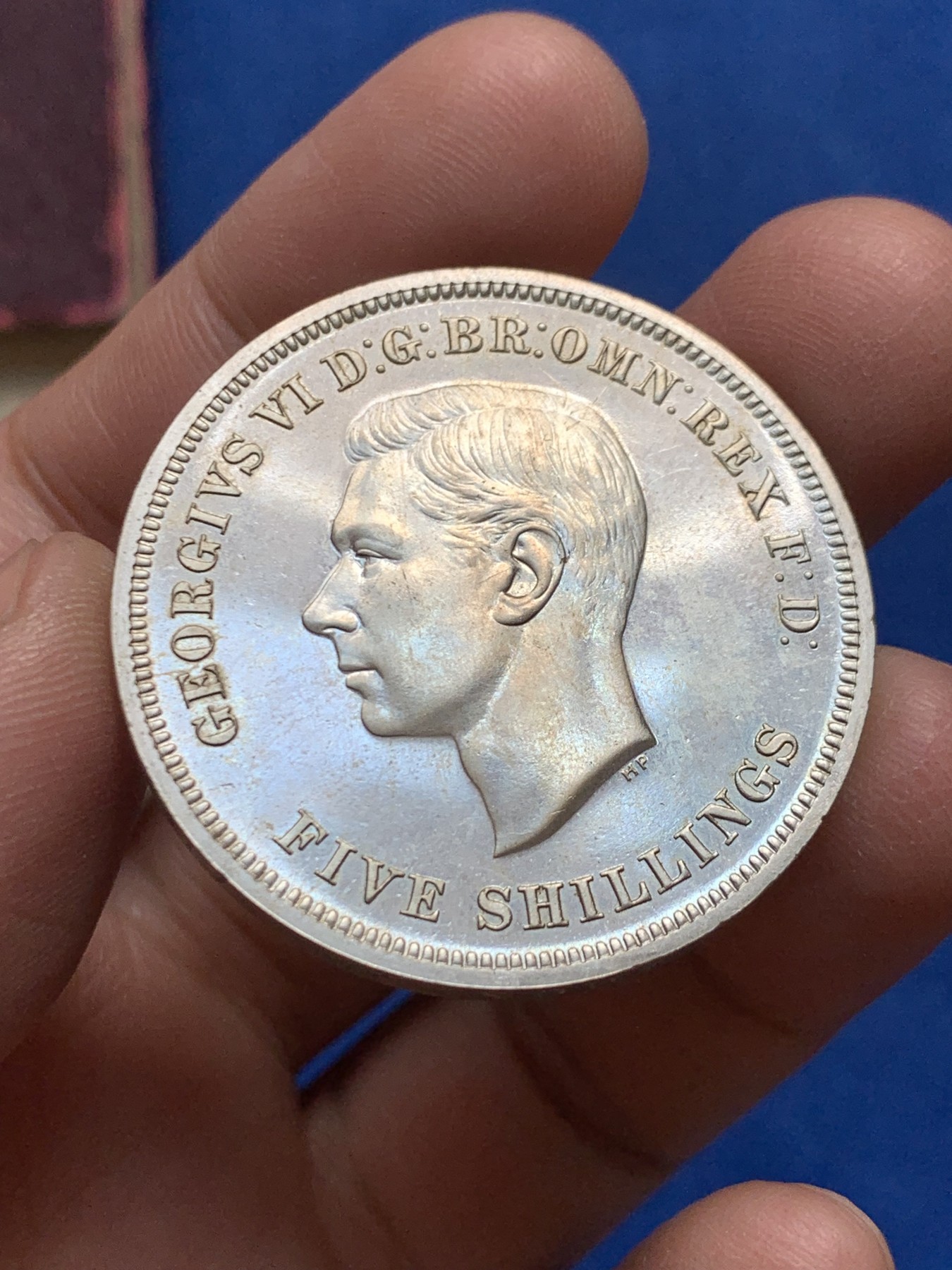 《竞宝斋》第245场-周日，周一 ，周二3场连拍 (全场包邮) 英国 最后的 镍马剑 1951 带红盒证书 细节见图