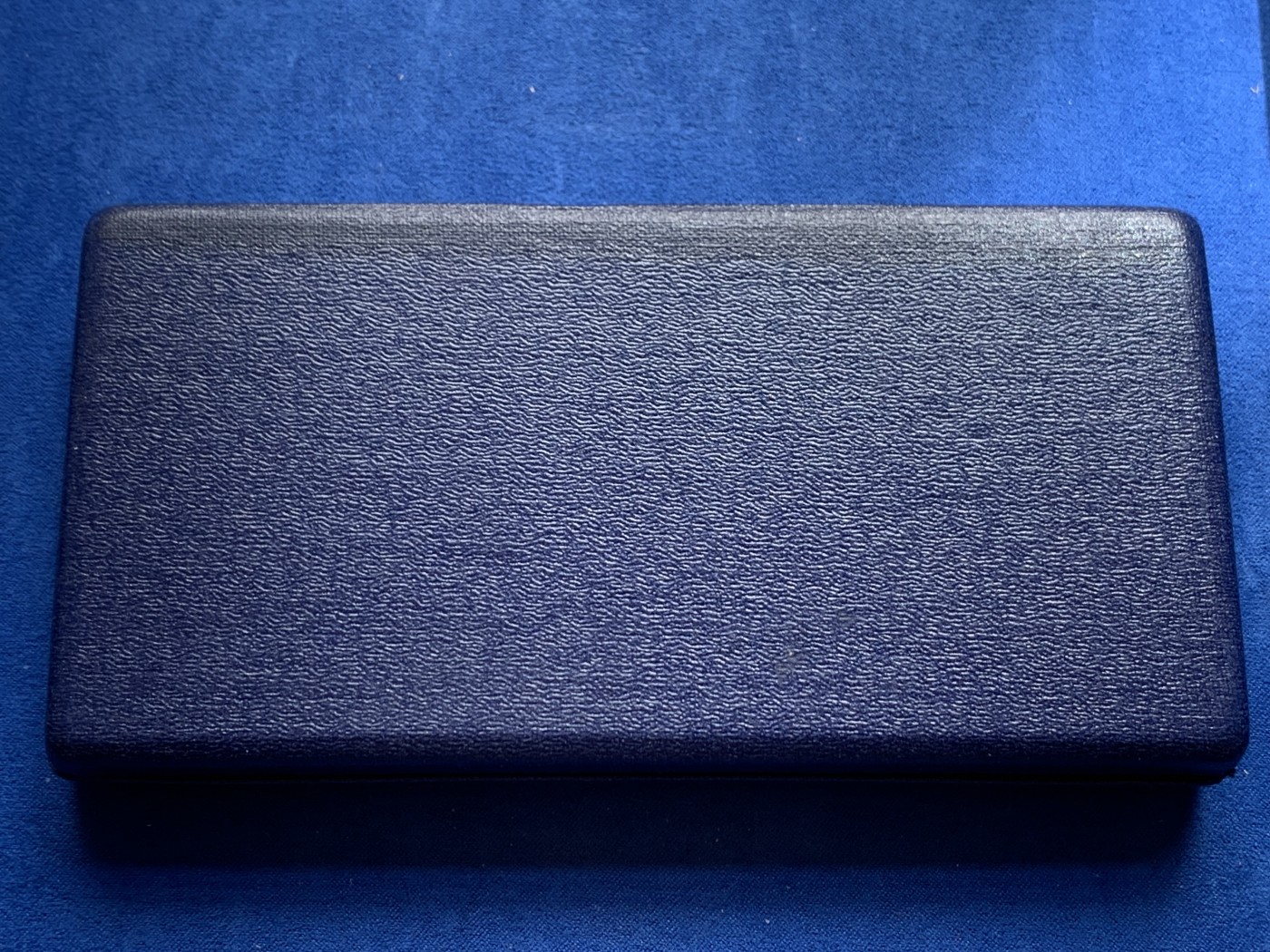 《竞宝斋》第245场-周日，周一 ，周二3场连拍 (全场包邮) 英法美诺曼底登陆D-DAY50周年纪念套币精制银币（3枚）克劳斯获奖1996年最佳银币、最受欢迎、最佳时事（英），最佳历史（法） 礼盒装含证书 900银 62.43克