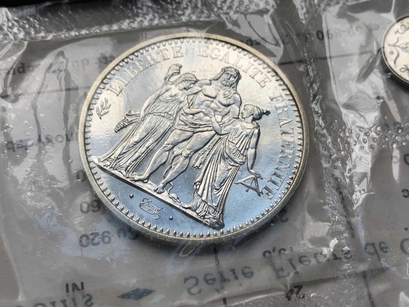 《竞宝斋》第245场-周日，周一 ，周二3场连拍 (全场包邮) 法国1973年大力神套币