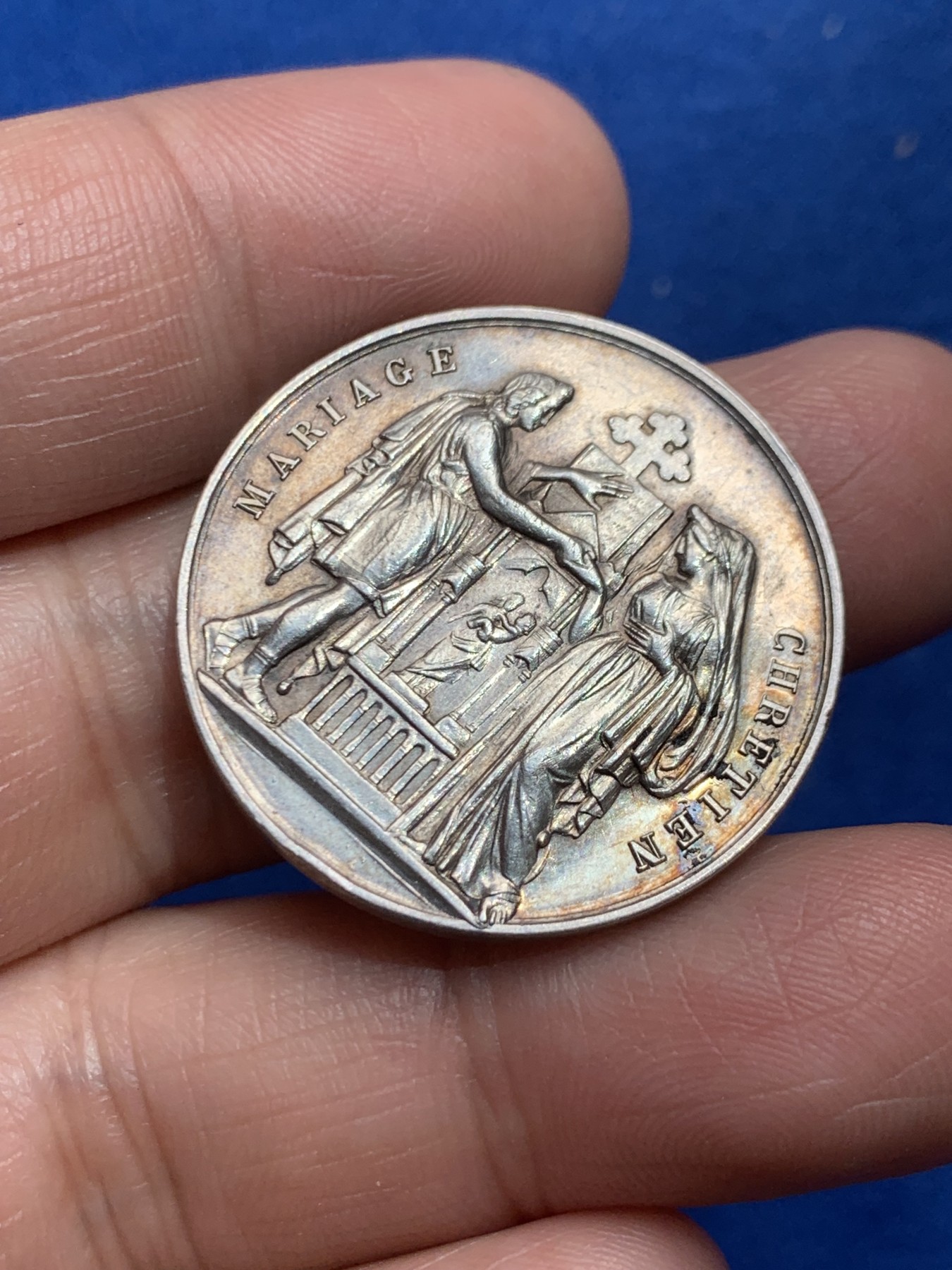 《竞宝斋》第245场-周日，周一 ，周二3场连拍 (全场包邮) 法国银质婚章 30.4mm 11.9克 丰饶角边铭银标