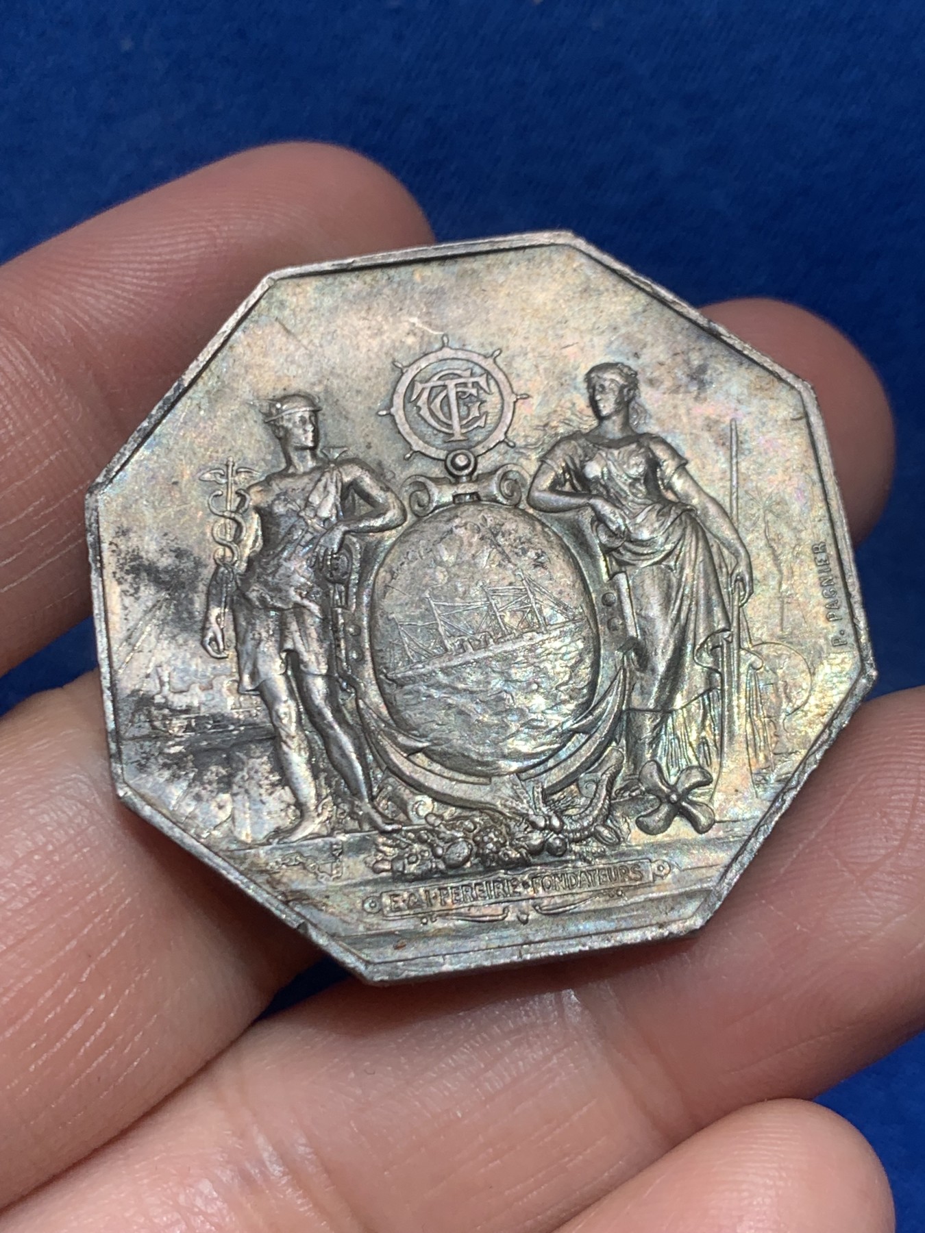 《竞宝斋》第245场-周日，周一 ，周二3场连拍 (全场包邮) 法国八角银章，大西洋邮政，连接着大西洋彼岸的纽约26.60g，38.5mm，丰饶角边铭